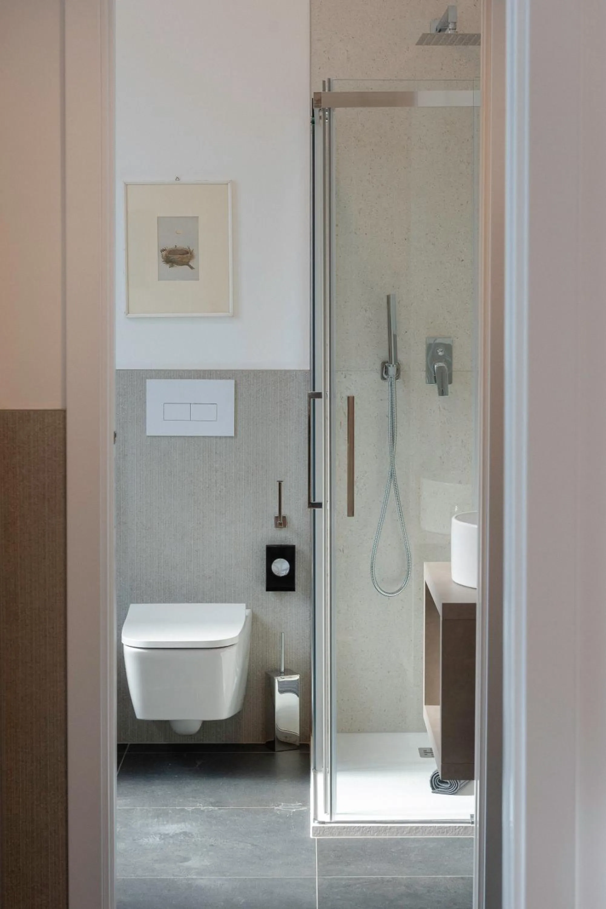 Shower in CASA Room Apartments Diaz 8