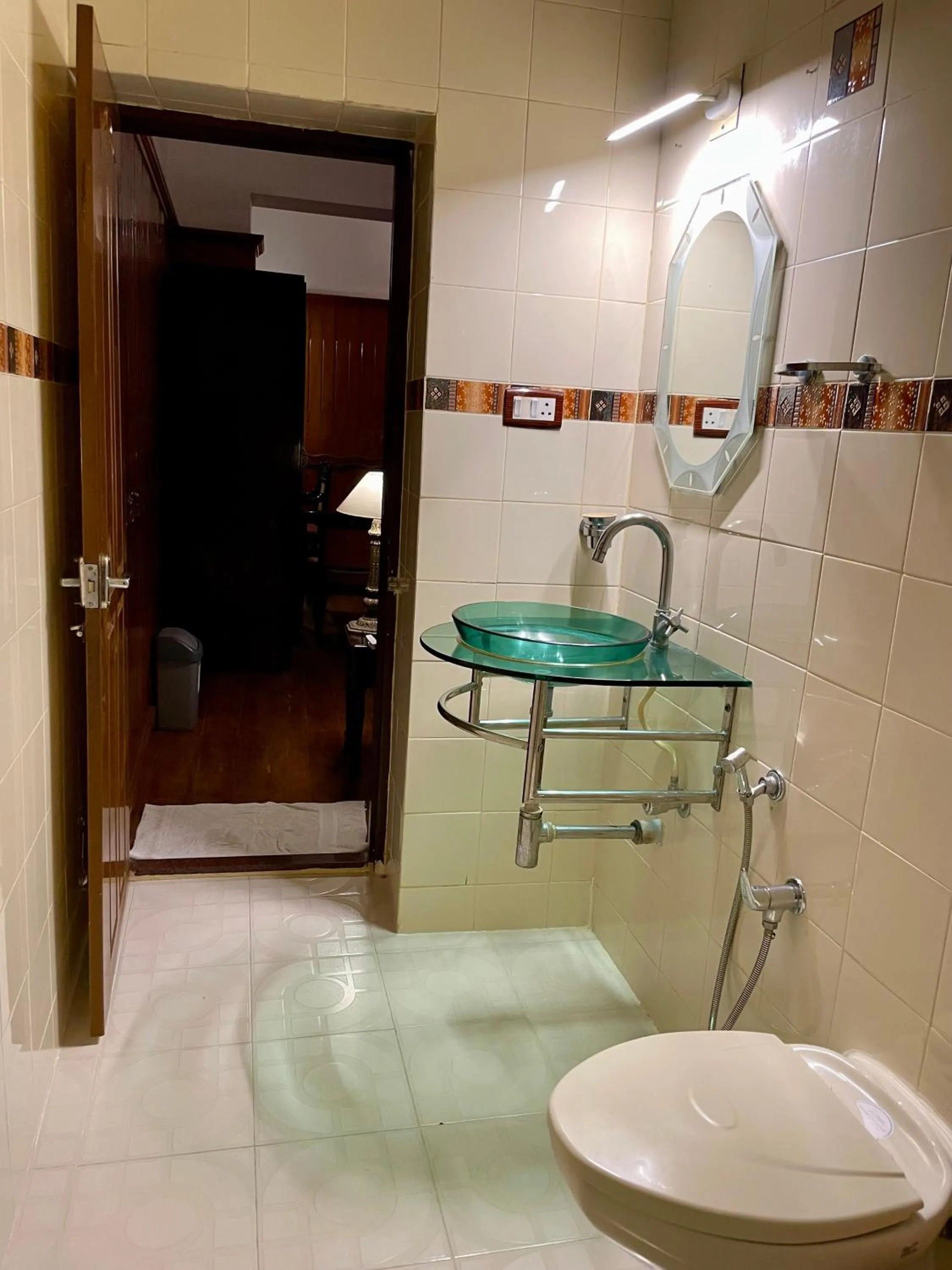 Toilet in Walton's Homestay, Fort Cochin