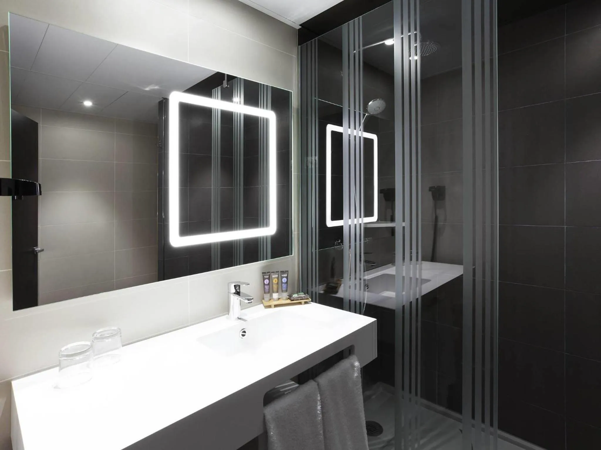 Bedroom in Novotel Madrid Center