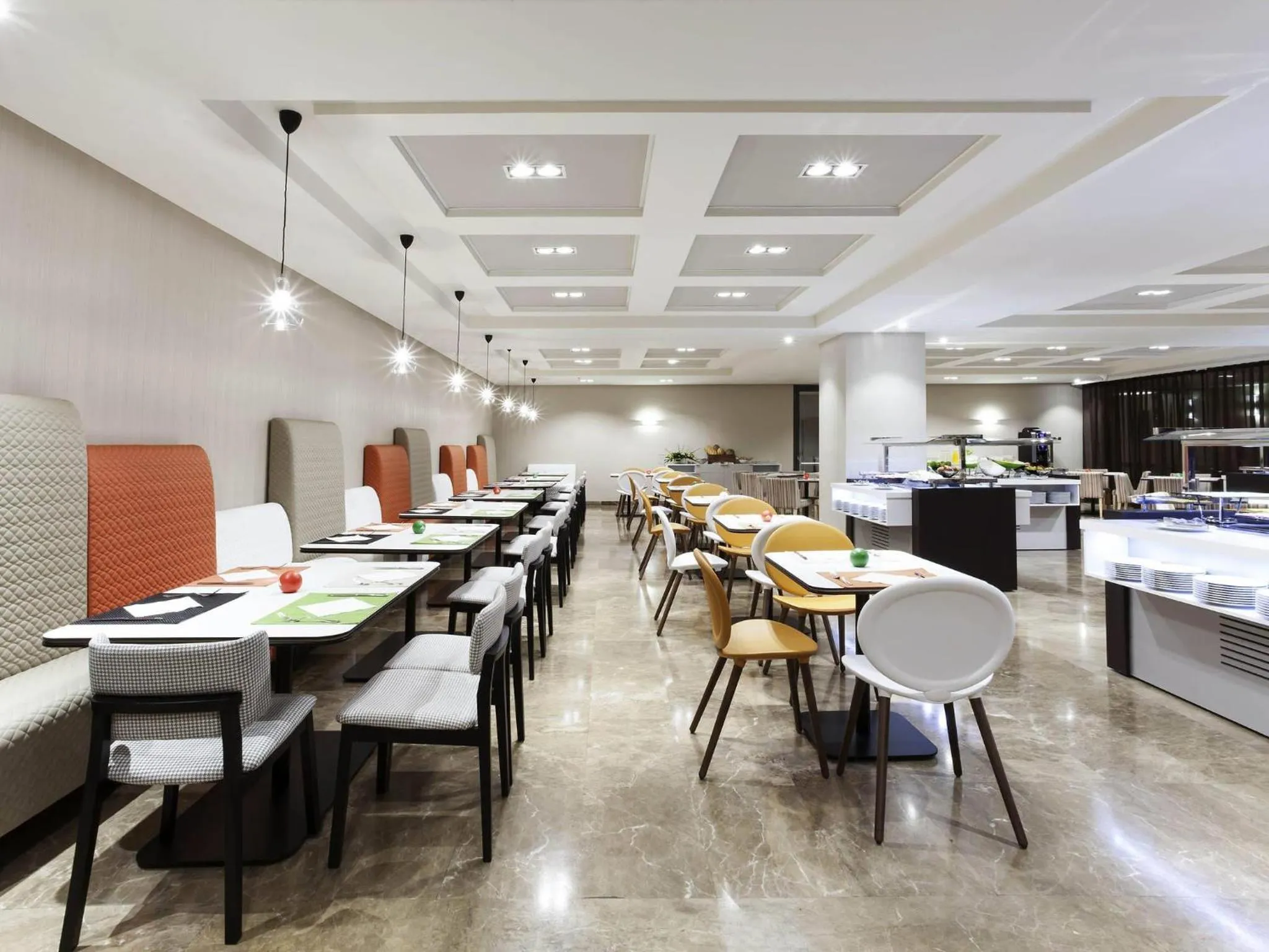 Restaurant/places to eat in Novotel Madrid Center