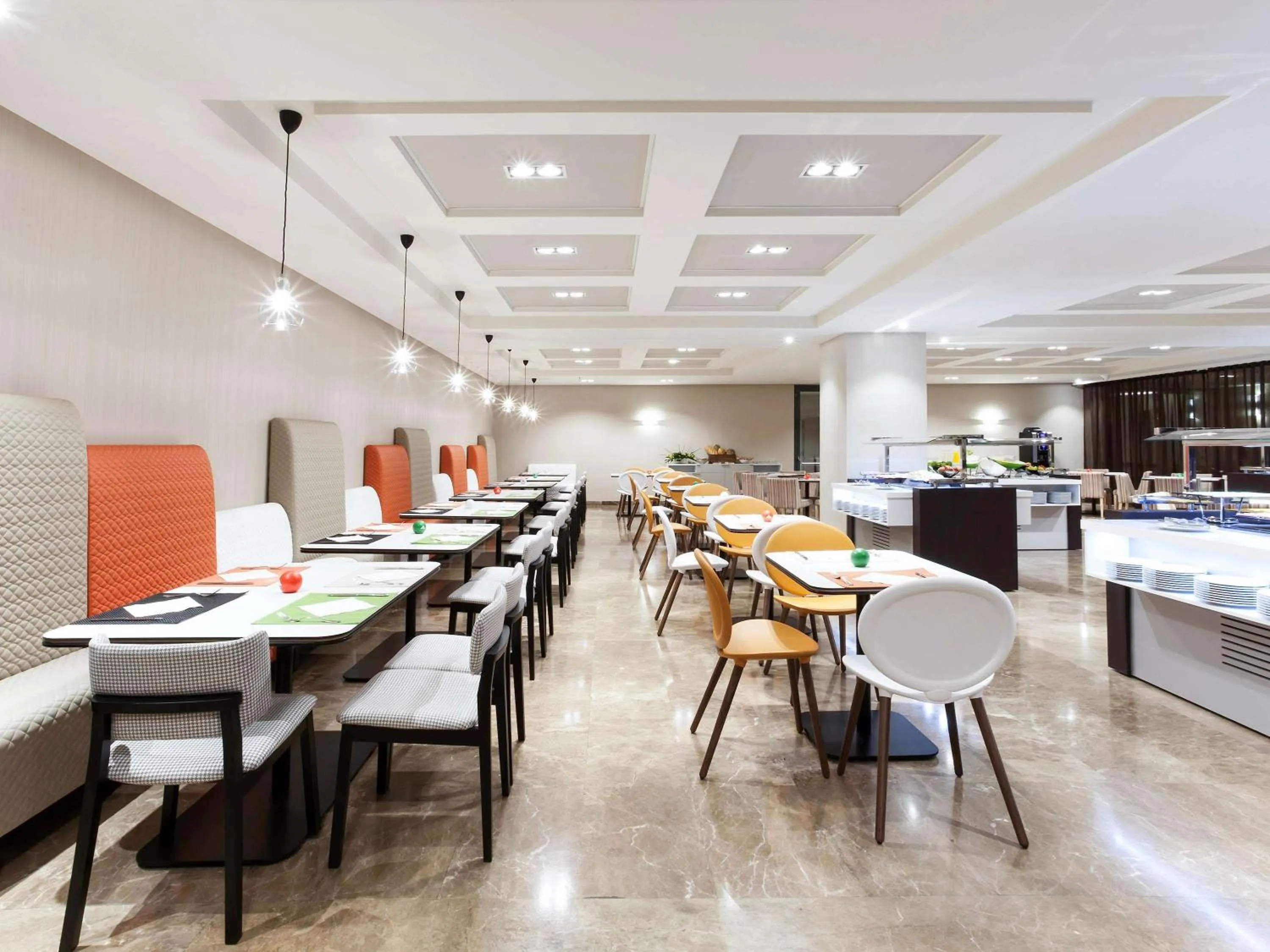 Restaurant/places to eat in Novotel Madrid Center