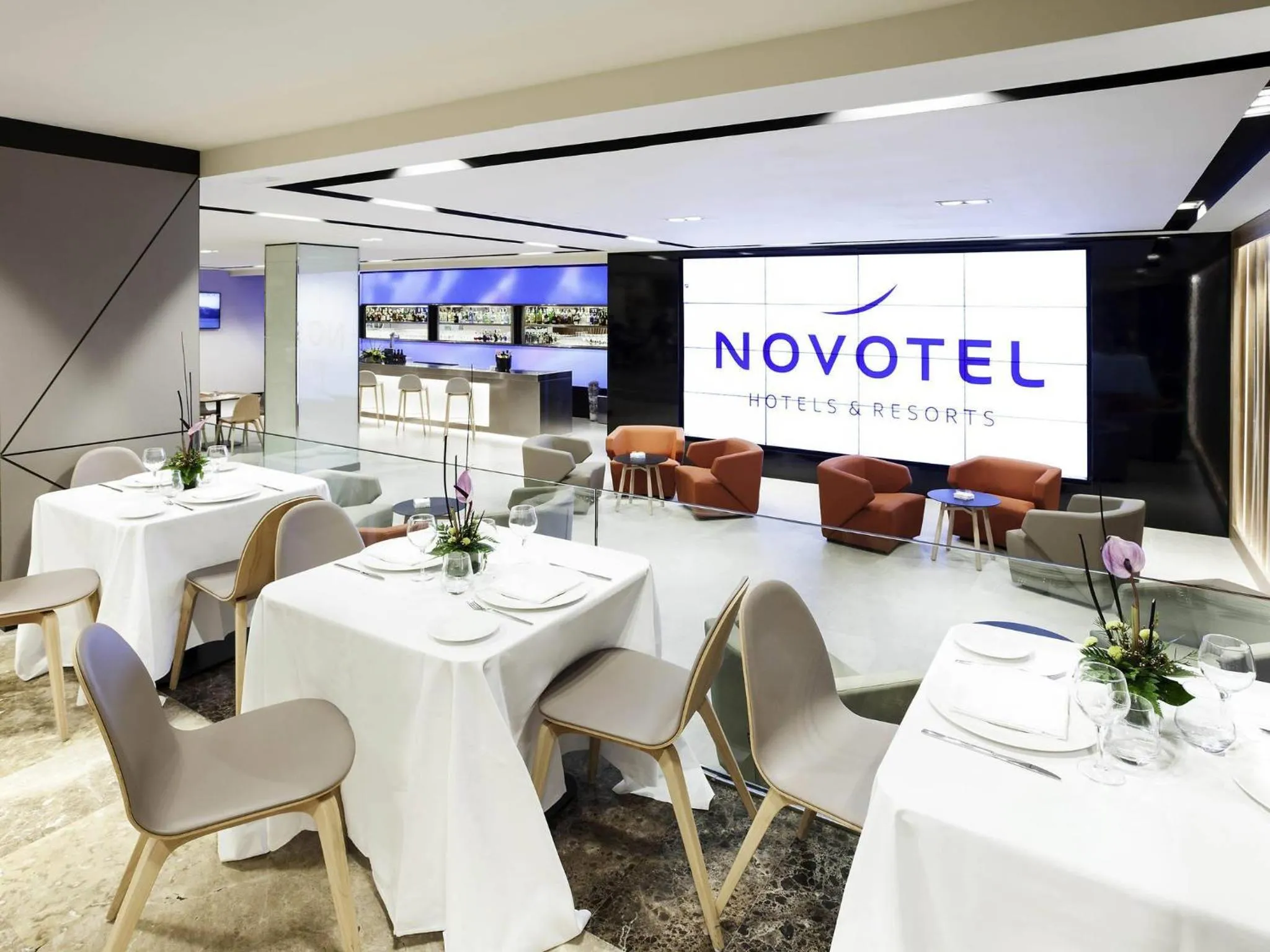 Restaurant/places to eat in Novotel Madrid Center