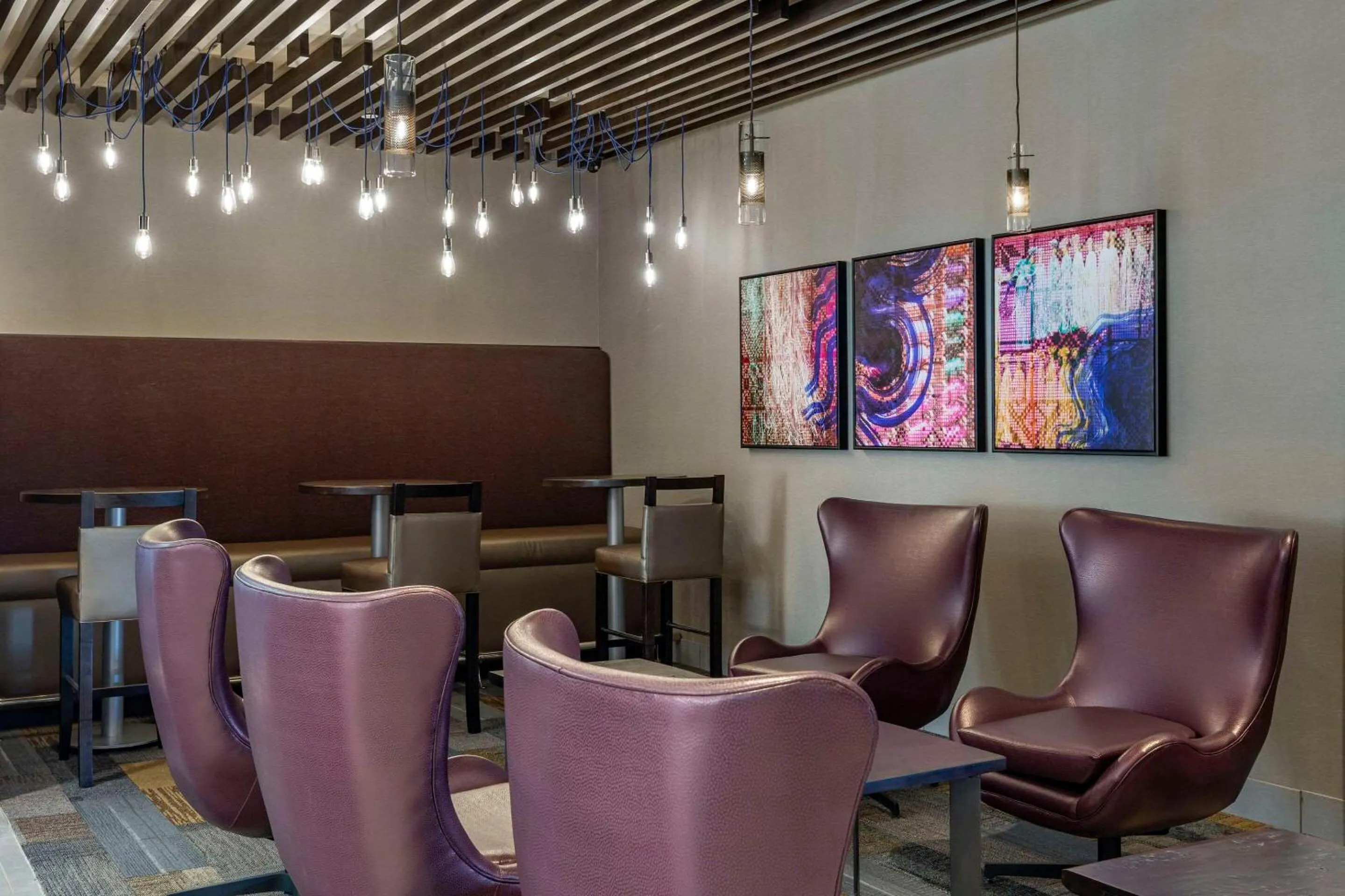 Restaurant/places to eat in Cambria Hotel Manchester South Windsor