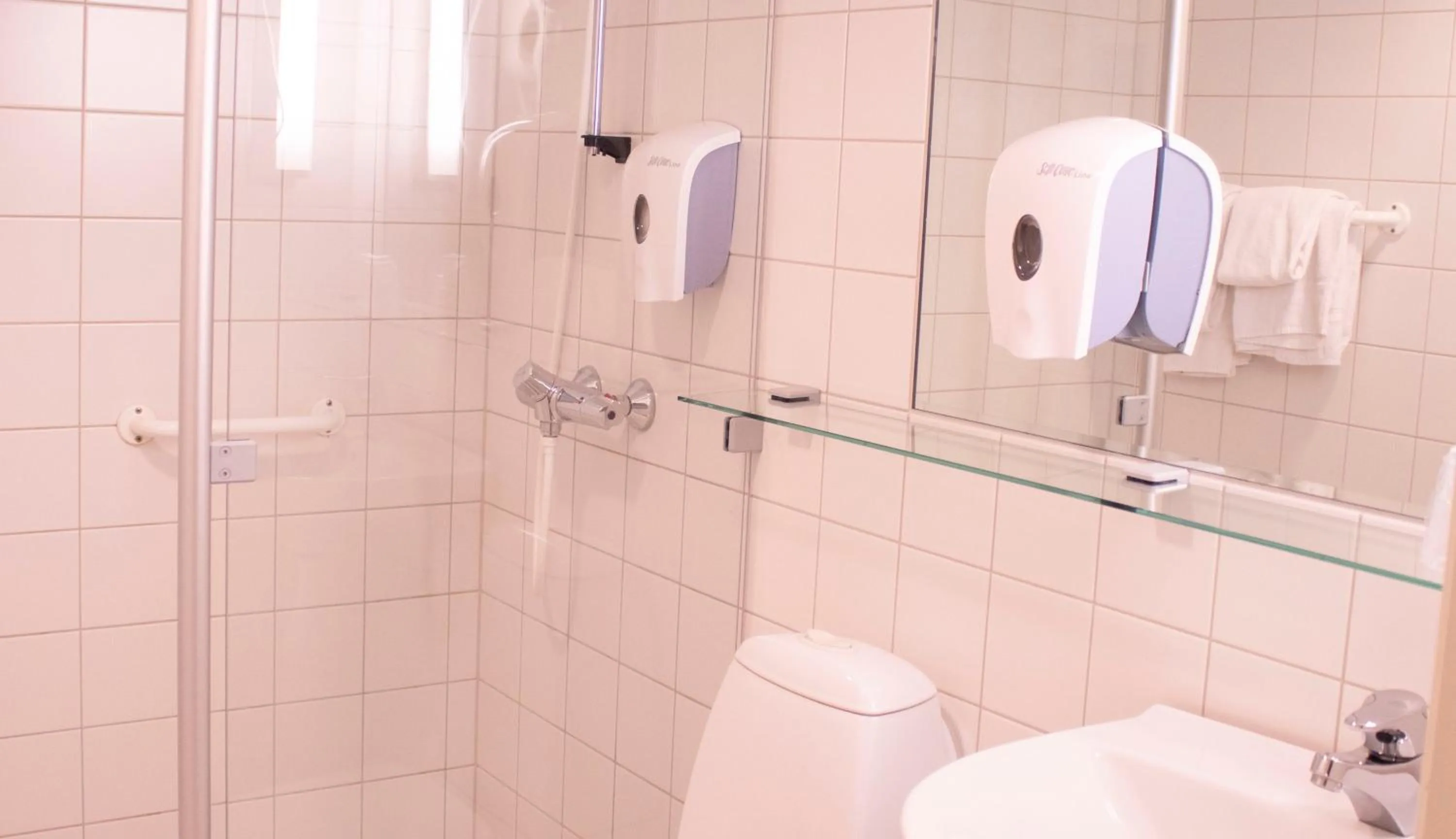 Shower in Ullevål Hotel