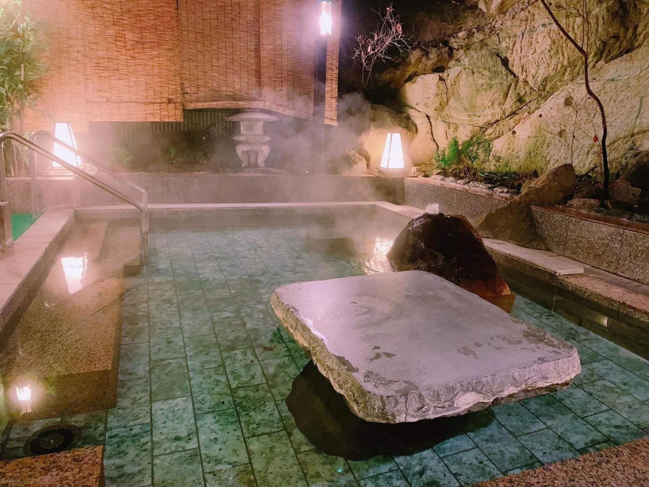 Night in KOUBOUNOYU NAGAOKA