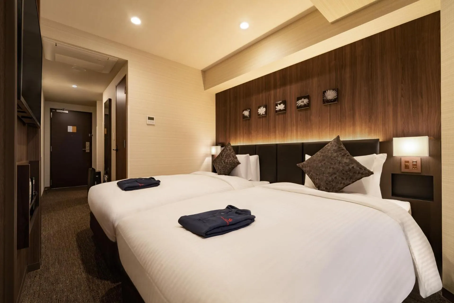 Photo of the whole room, Bed in Hotel Shuranza MAKUHARI BAY