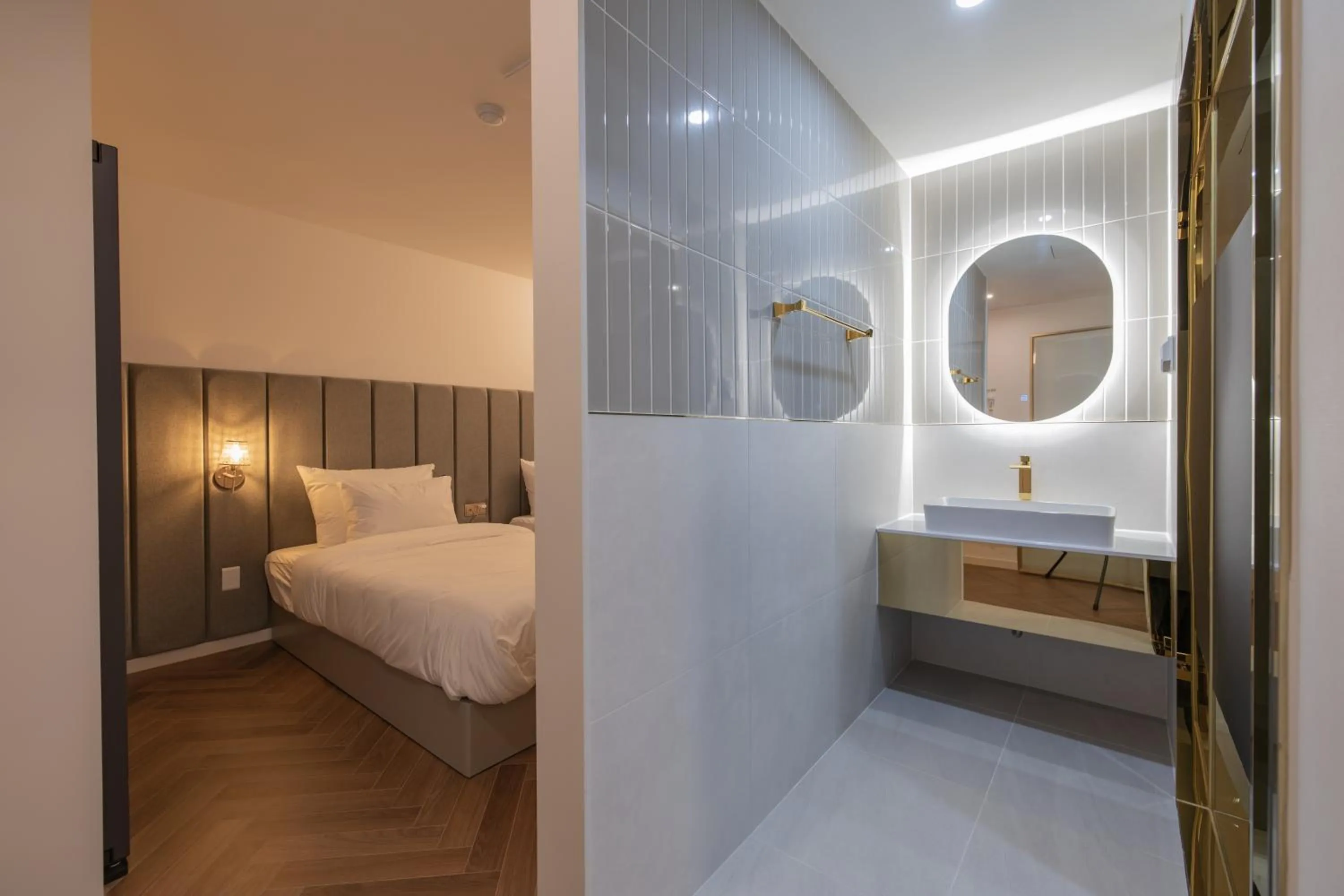 Bathroom, Bed in Denbasta Hotel Heritage