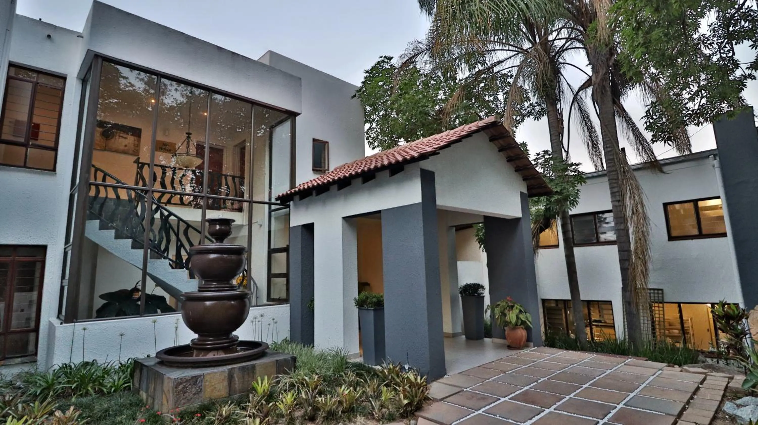 Facade/entrance in Khayalami Hotel - Mbombela