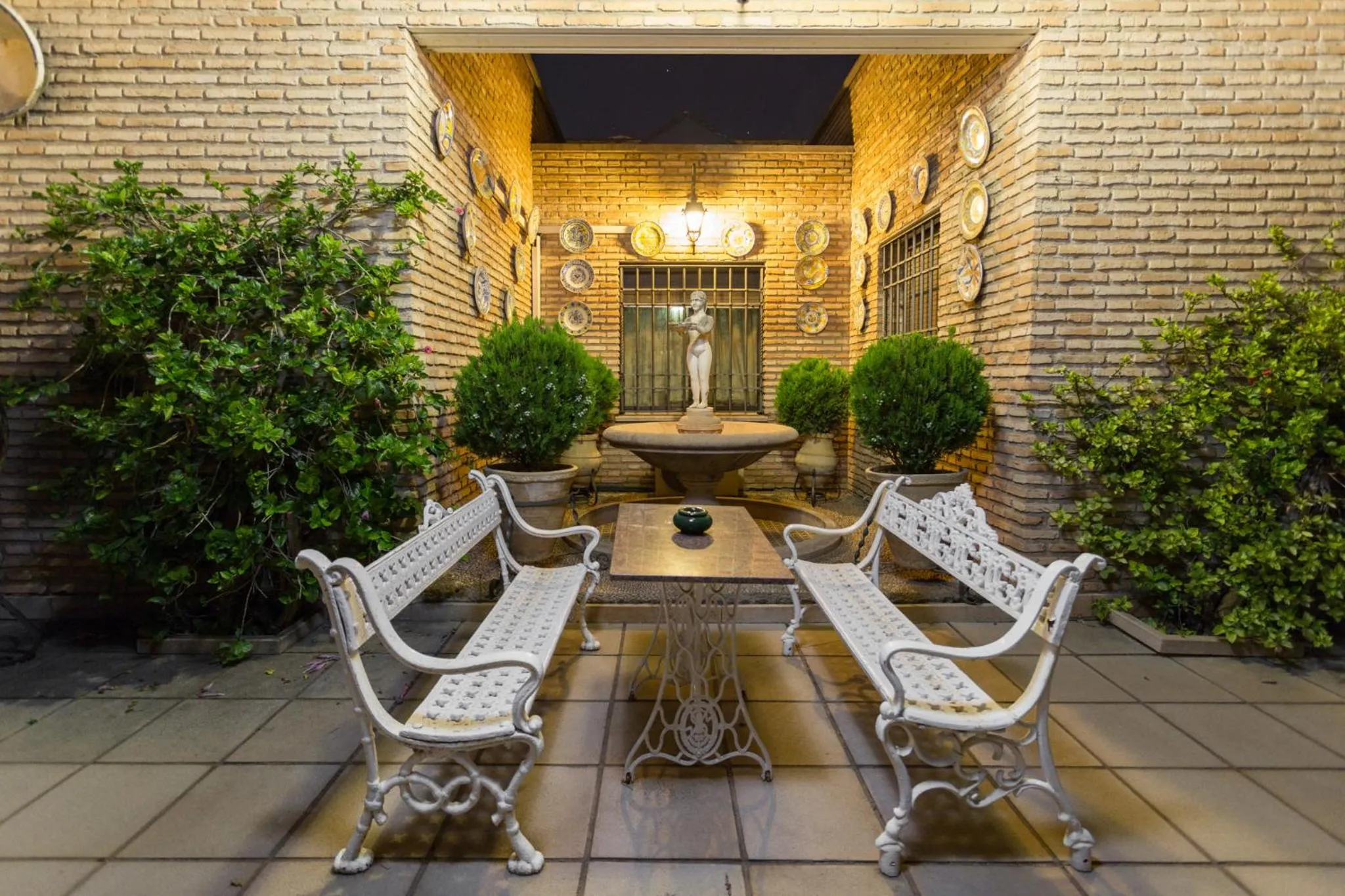 Night in Hotel Riad Arruzafa