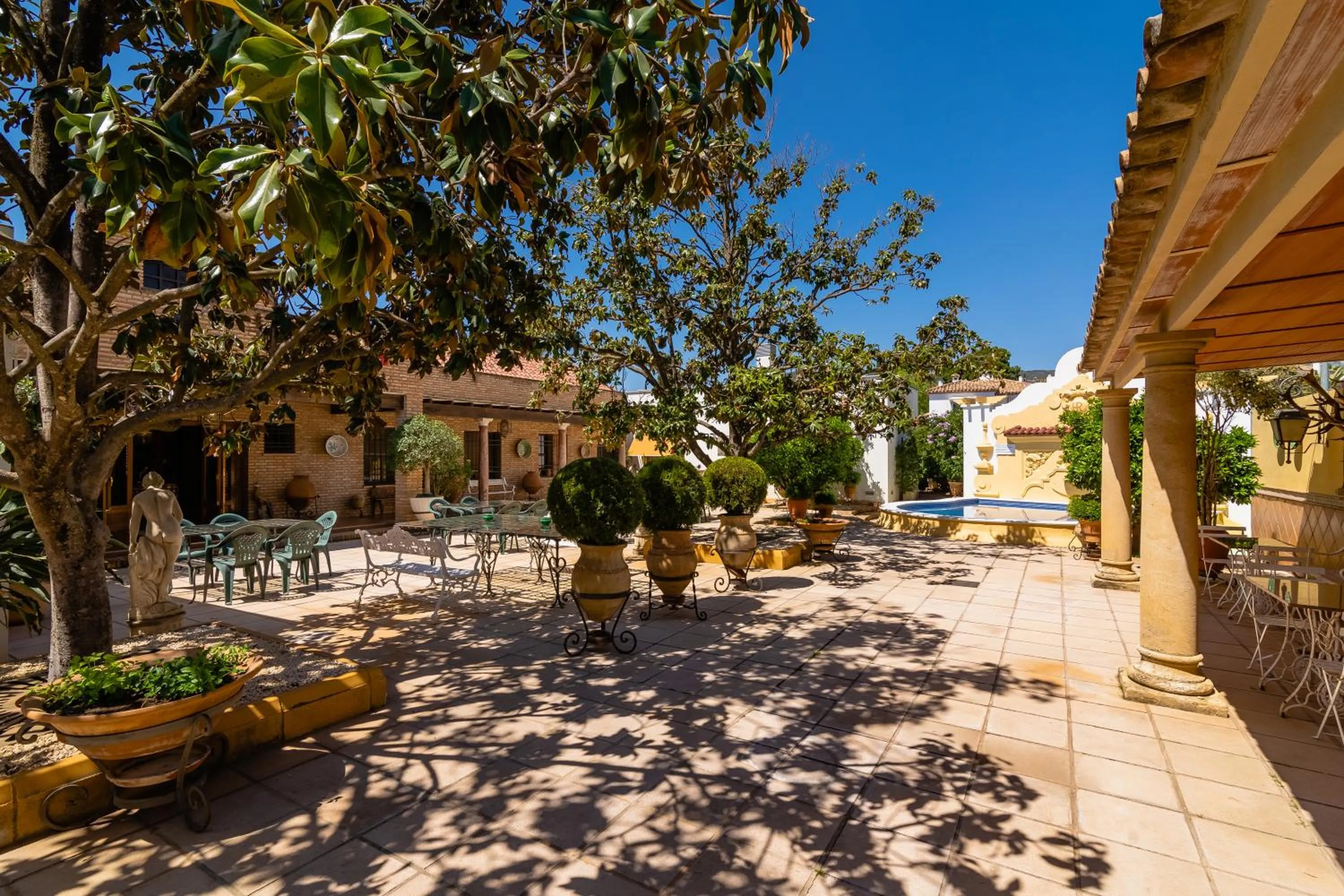 Patio in Hotel Riad Arruzafa