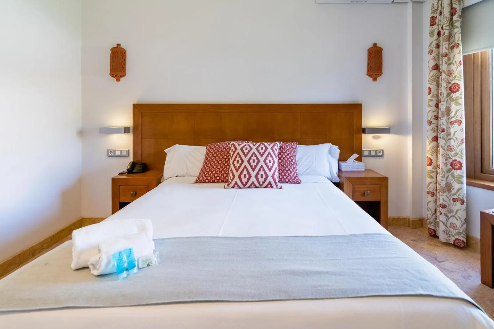 Photo of the whole room, Bed in Hotel Riad Arruzafa