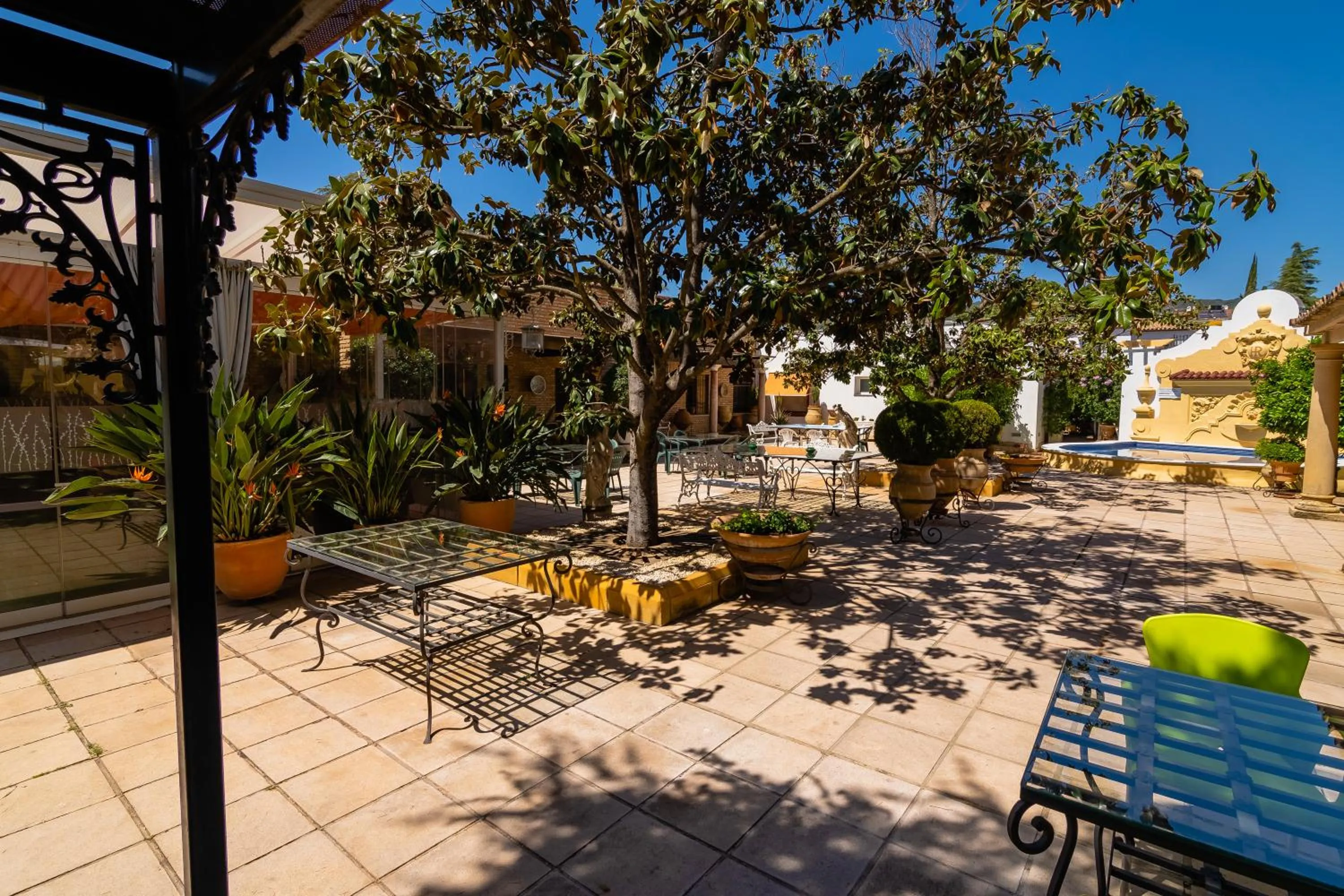 Patio in Hotel Riad Arruzafa