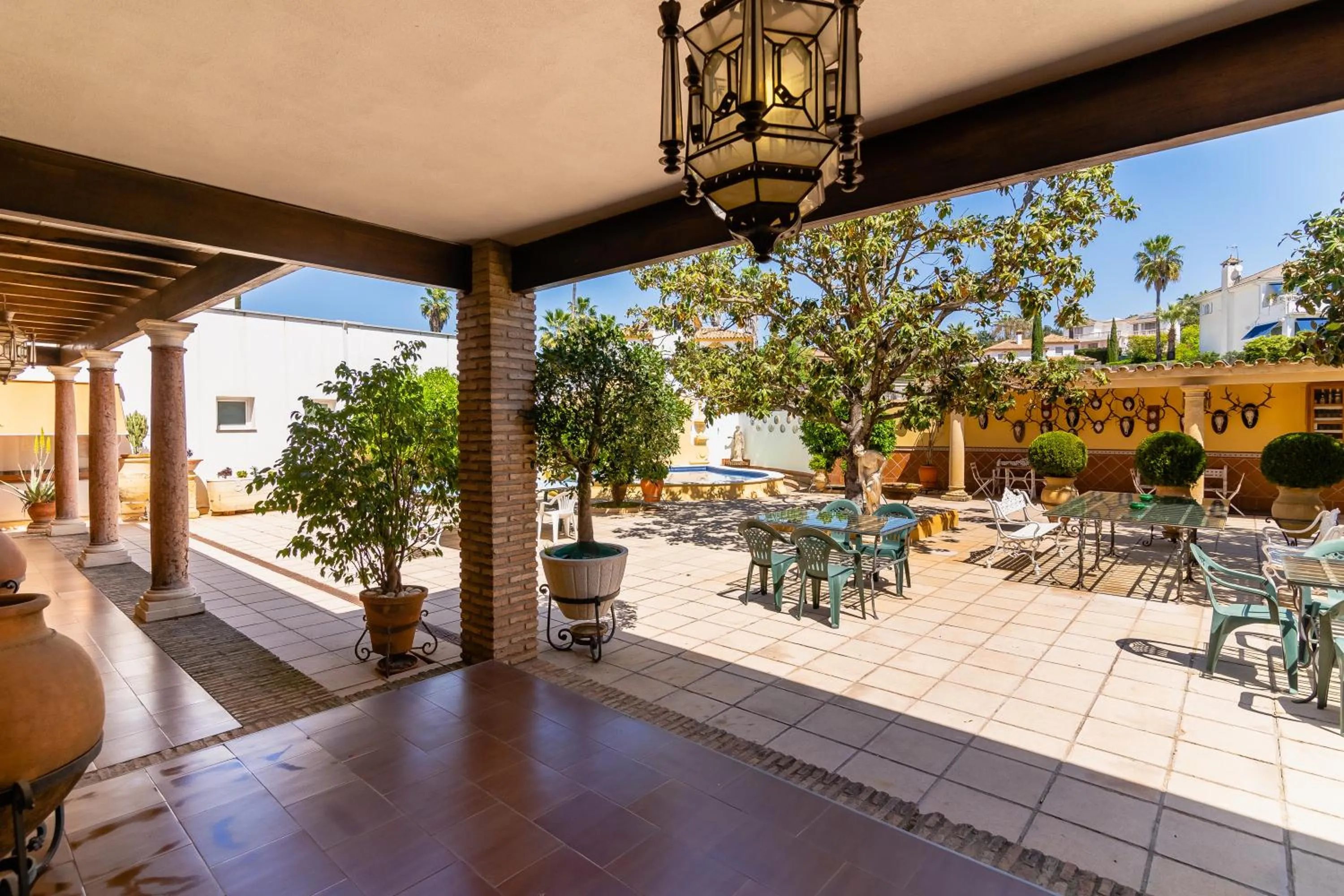 Property building in Hotel Riad Arruzafa