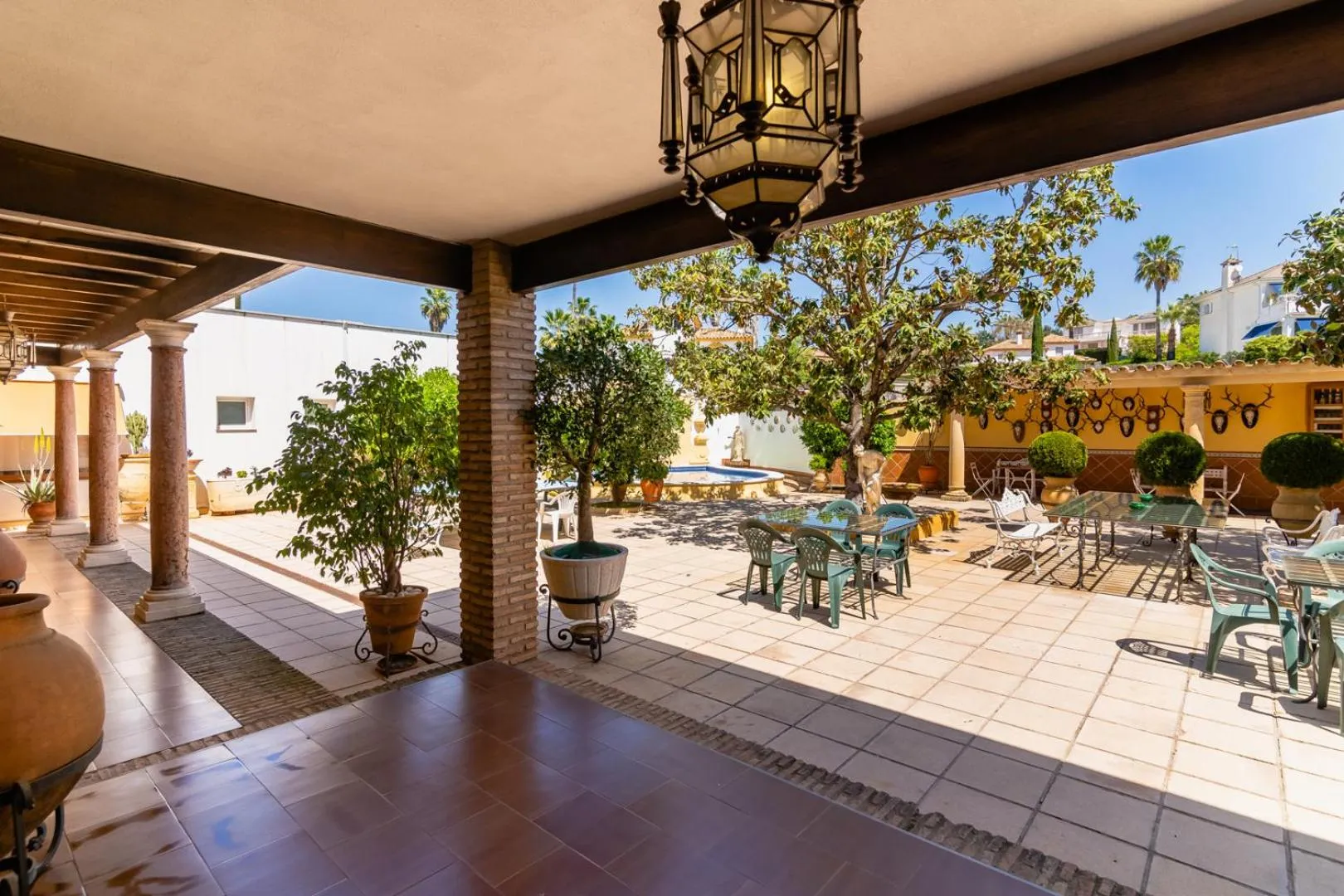 Property building in Hotel Riad Arruzafa