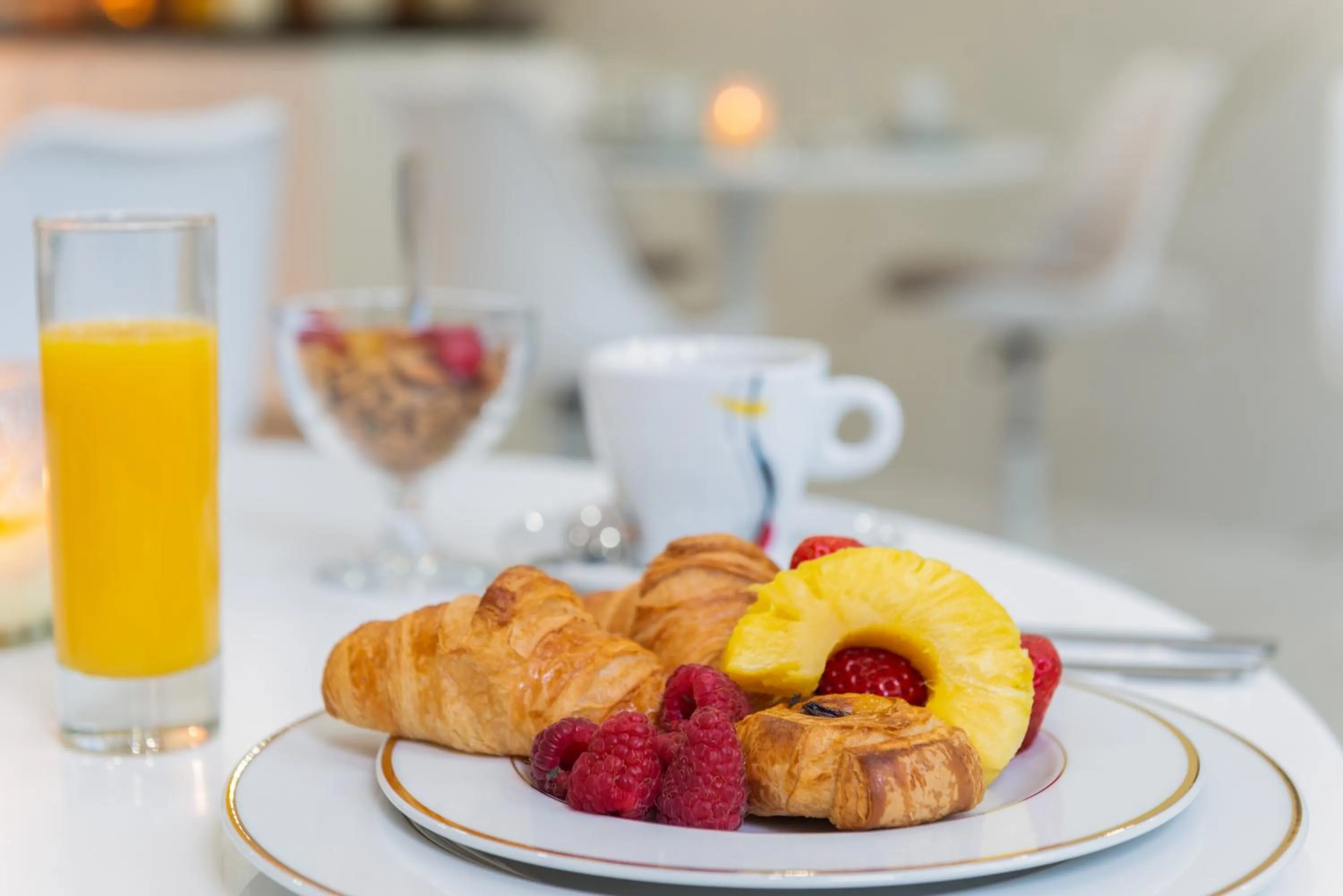 Food and drinks in Hôtel d'Angleterre Rouen Centre Gare