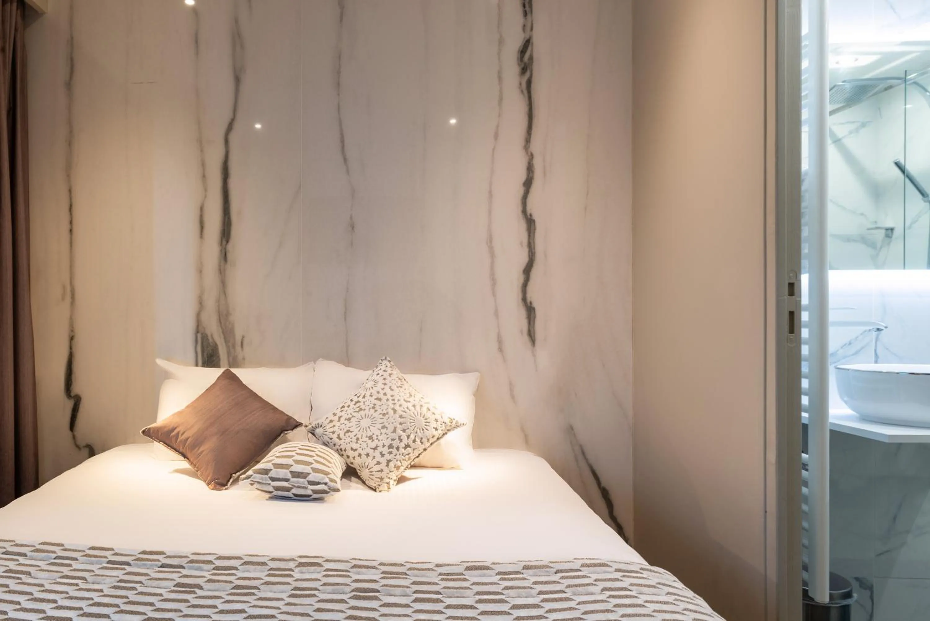 Bed in Hôtel d'Angleterre Rouen Centre Gare