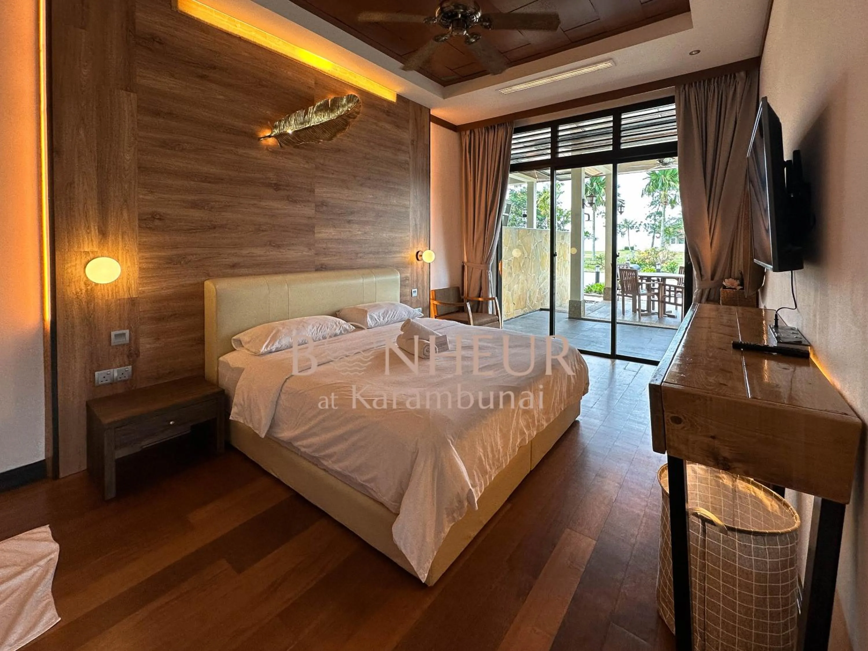 Bed in Bonheur at Karambunai