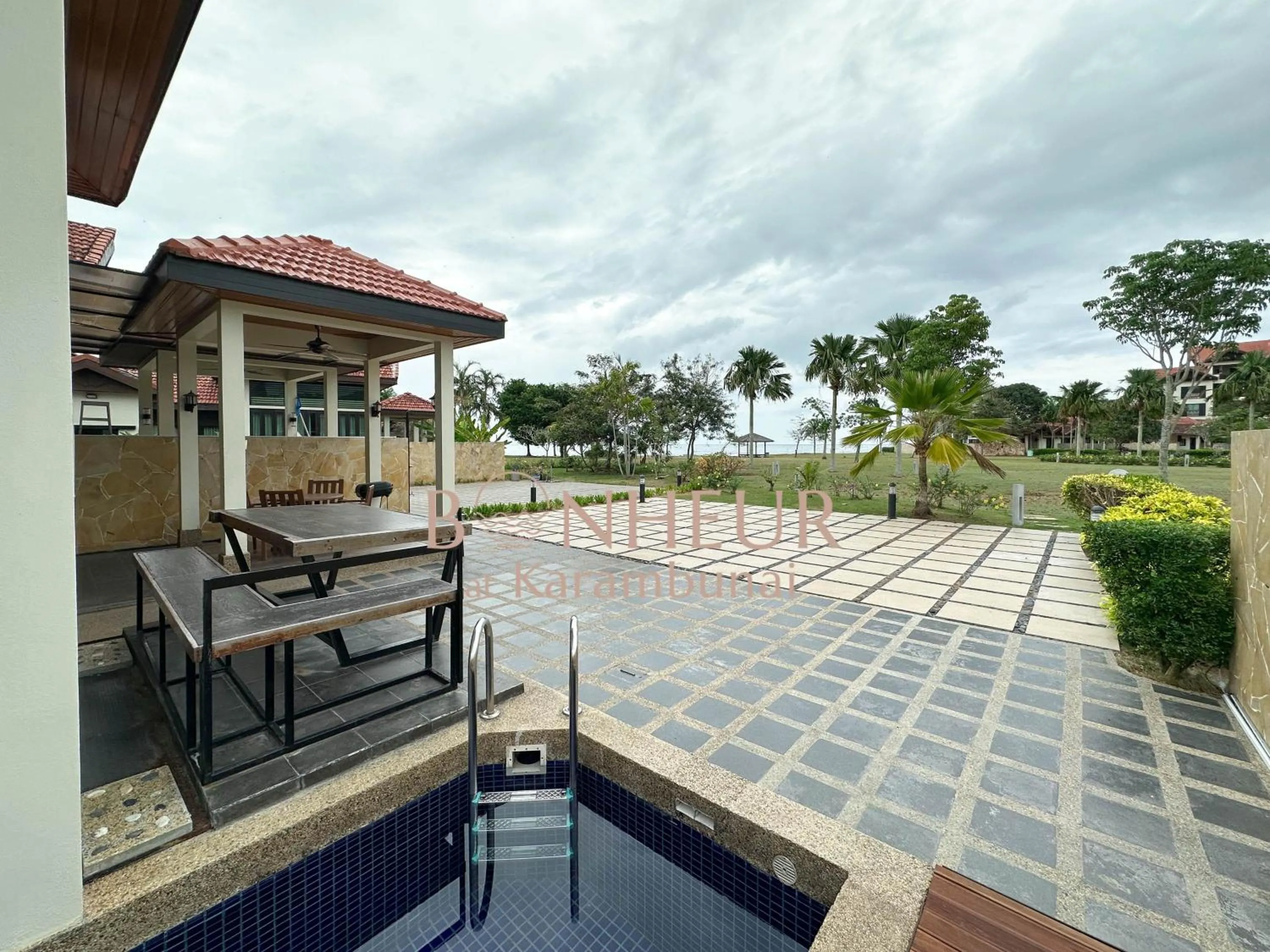 Patio in Bonheur at Karambunai