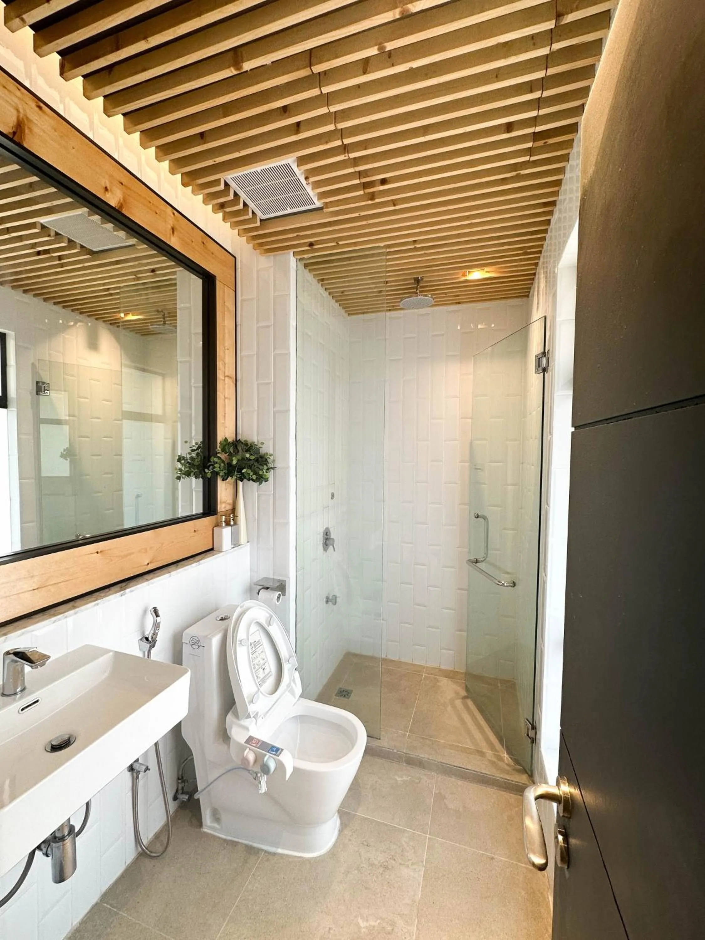 Shower in Bonheur at Karambunai