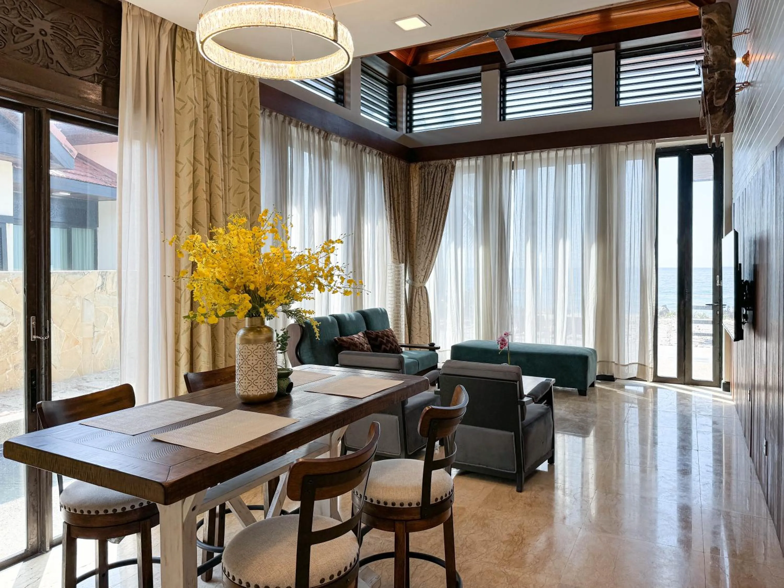 TV and multimedia in Bonheur at Karambunai