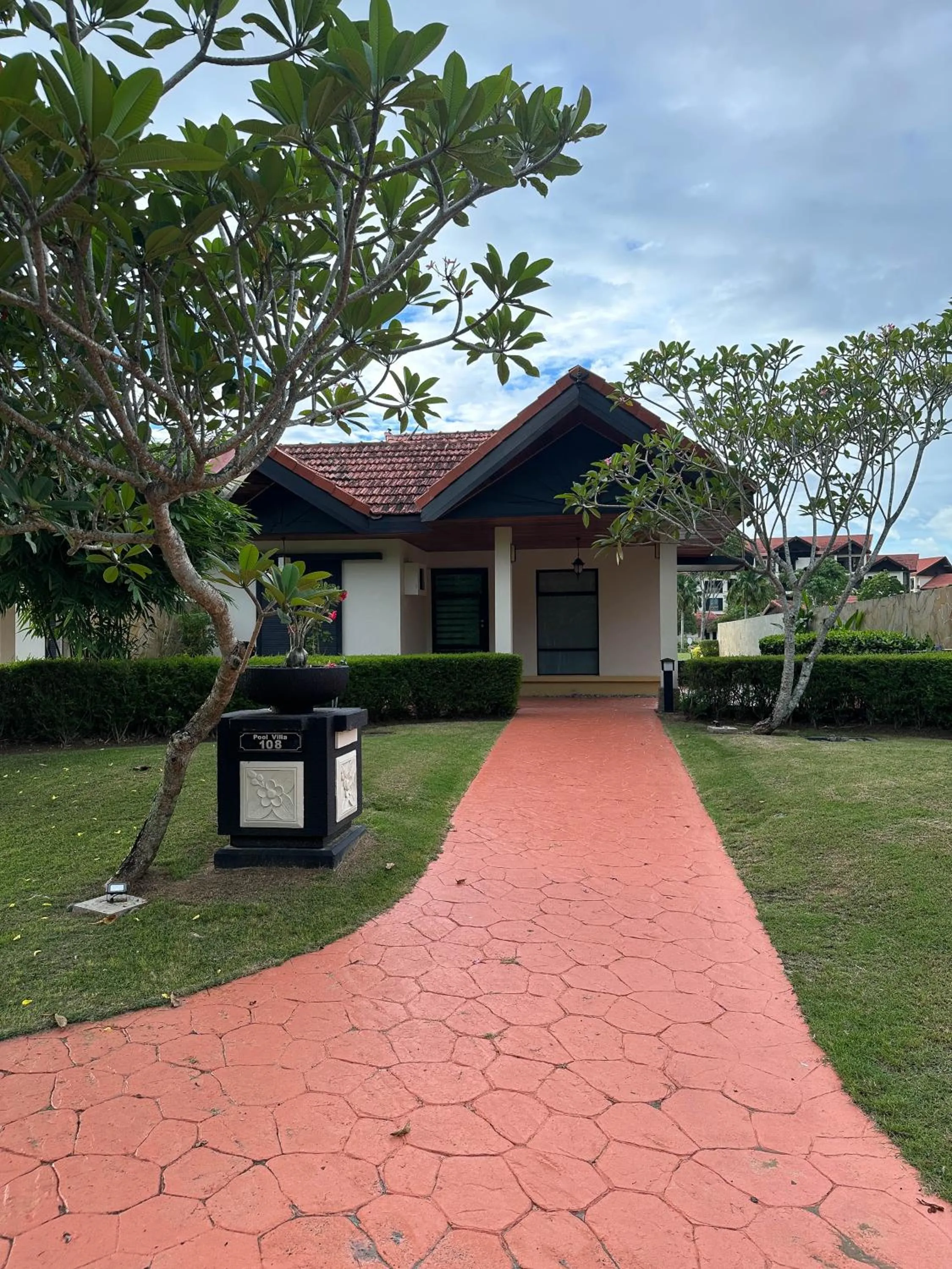 Parking in Bonheur at Karambunai