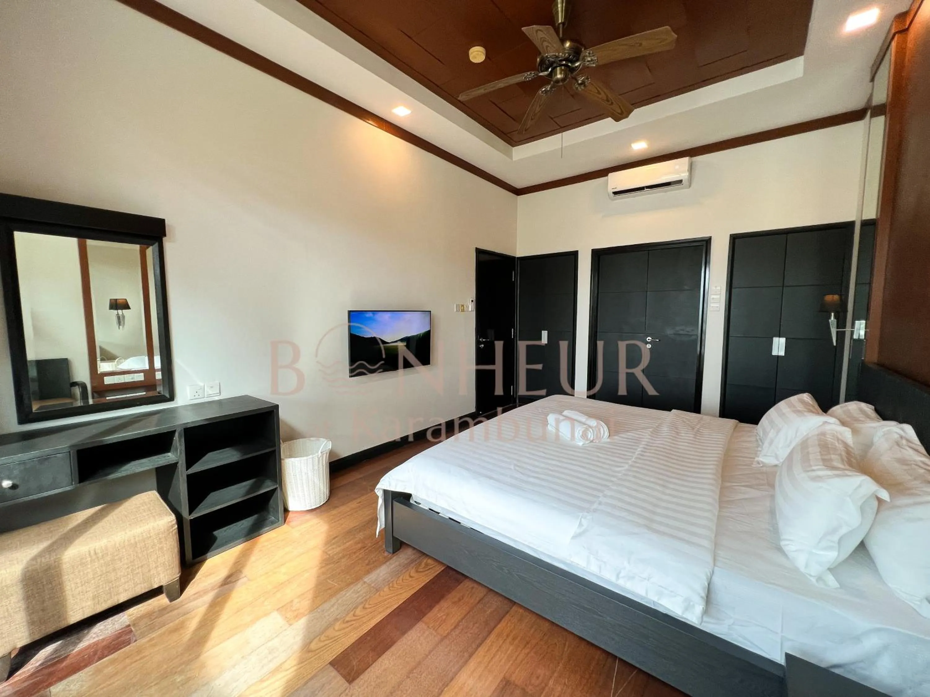 Bed in Bonheur at Karambunai