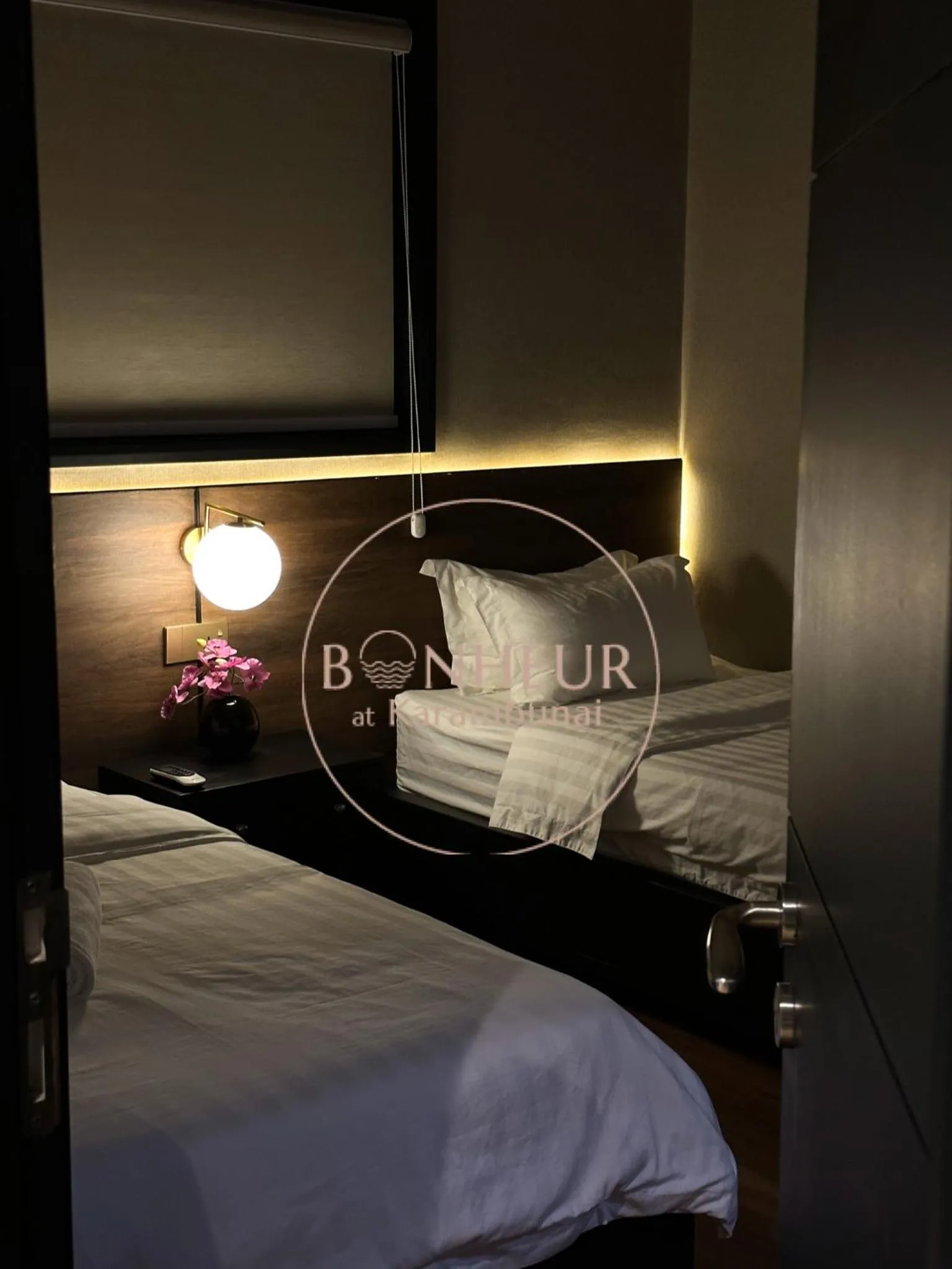 Bed in Bonheur at Karambunai