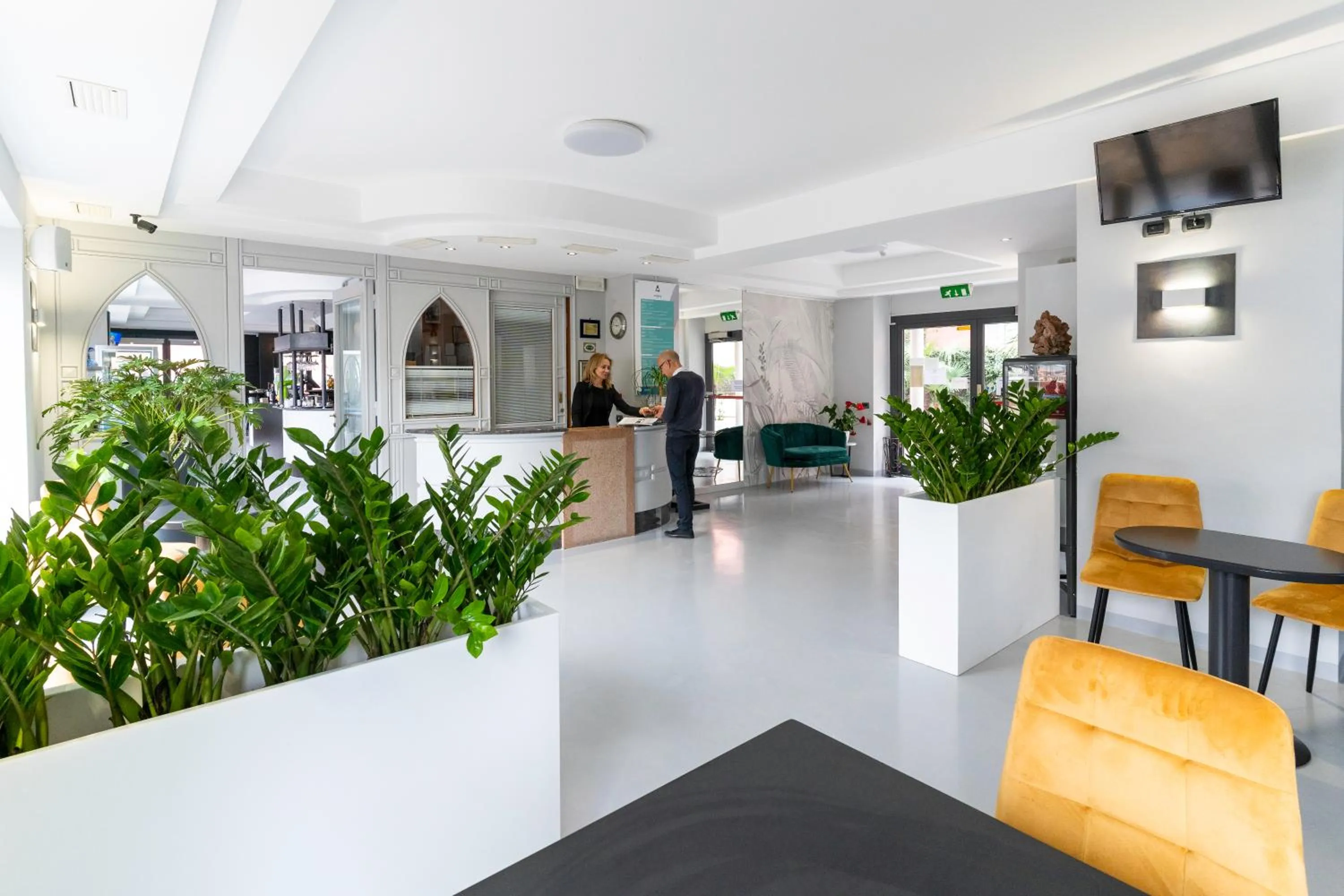 Lobby or reception in Hotel Aurora & Appartamenti