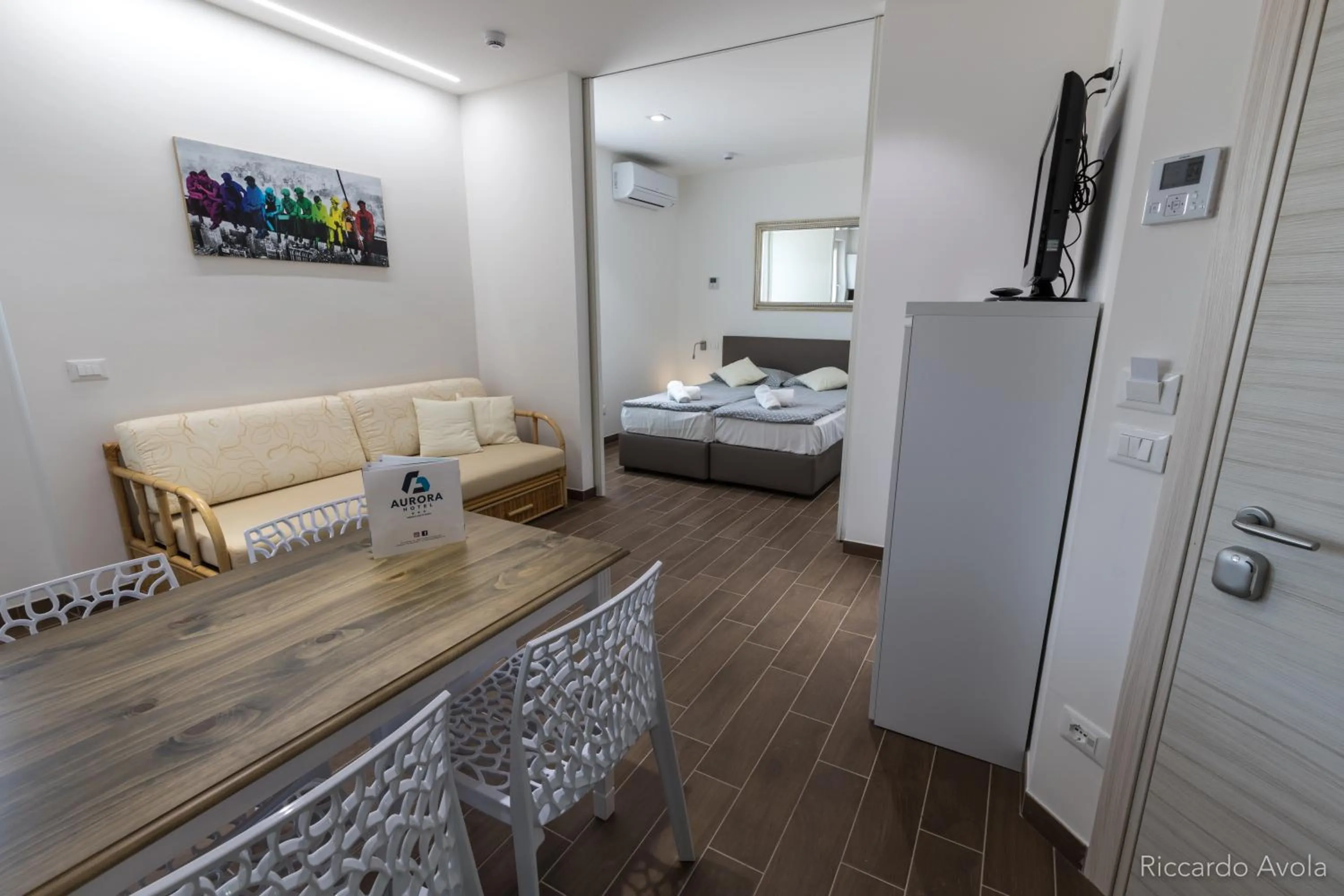 Living room, Bed in Hotel Aurora & Appartamenti