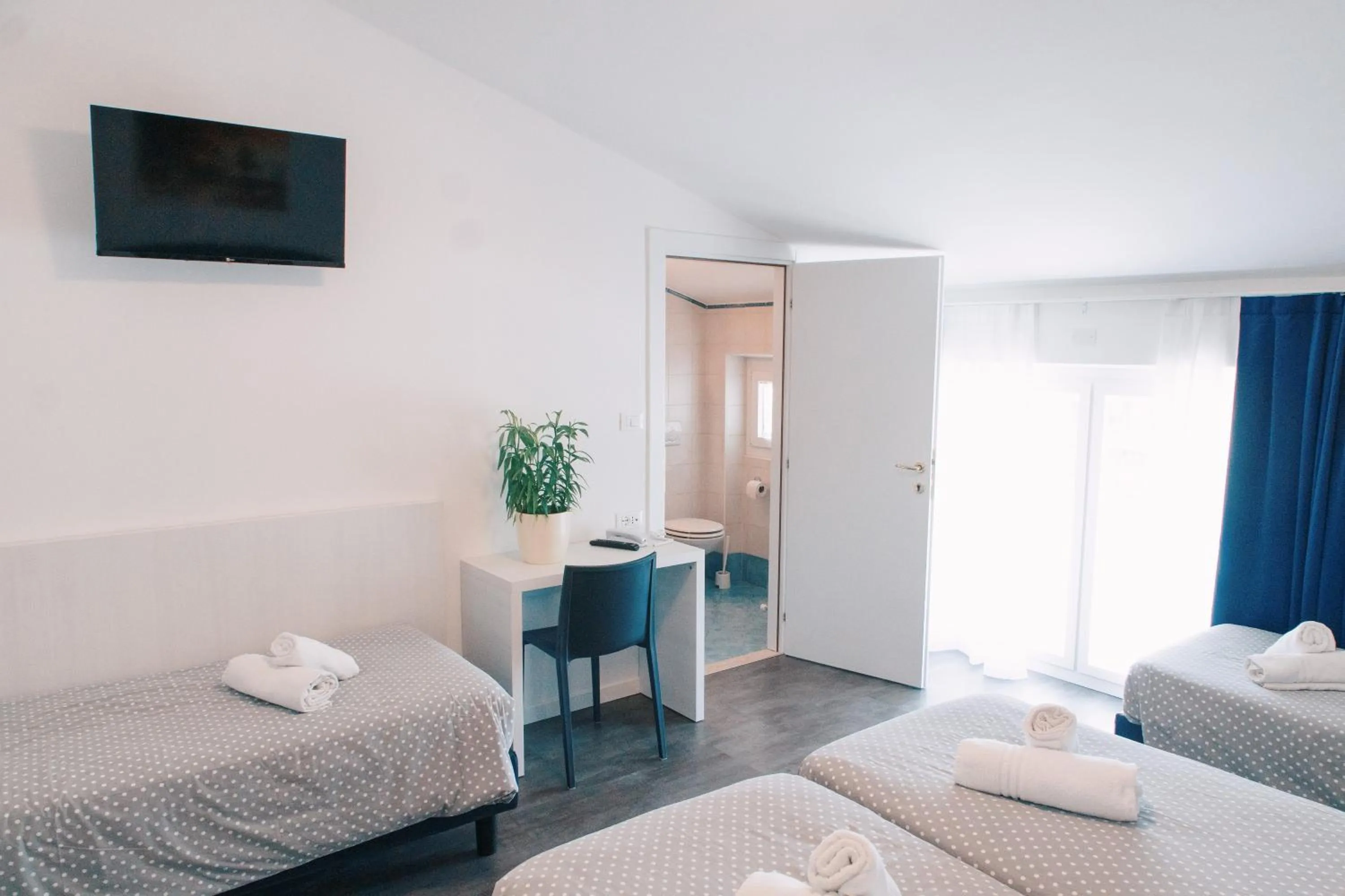 Bedroom, Bed in Hotel Aurora & Appartamenti