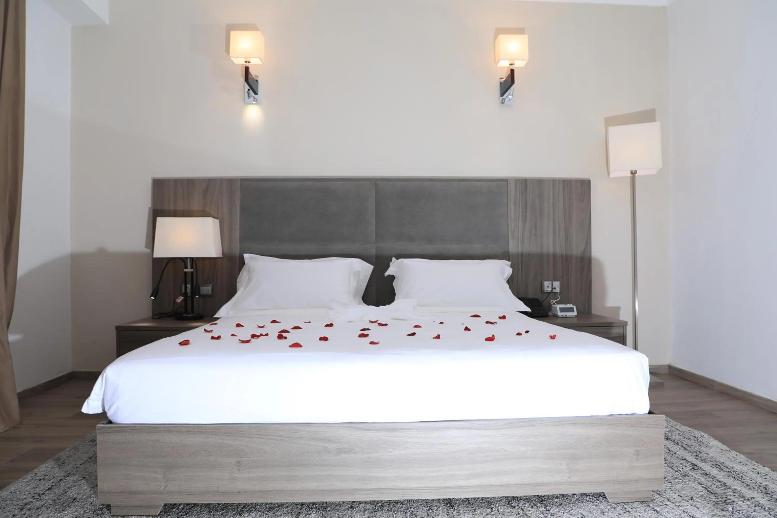 Bed in TH BonRoyal Hotel