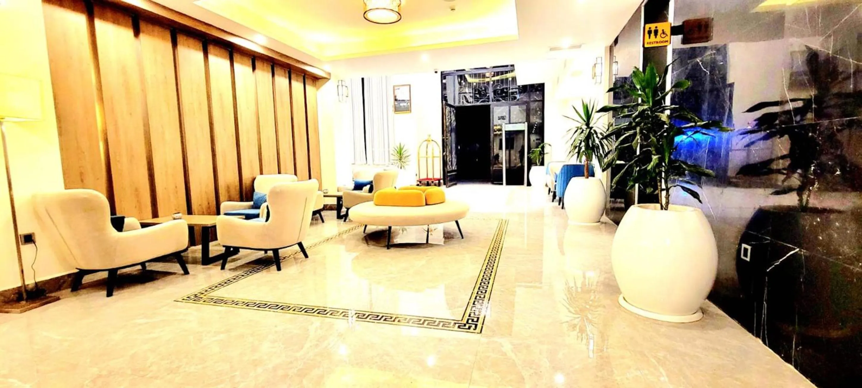 Lobby or reception in TH BonRoyal Hotel