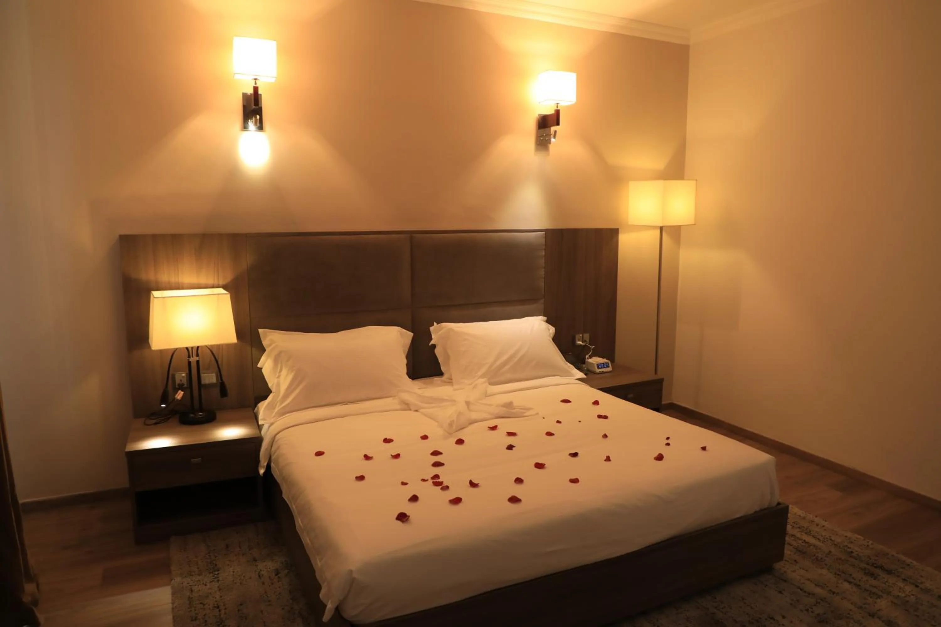 Bed in TH BonRoyal Hotel