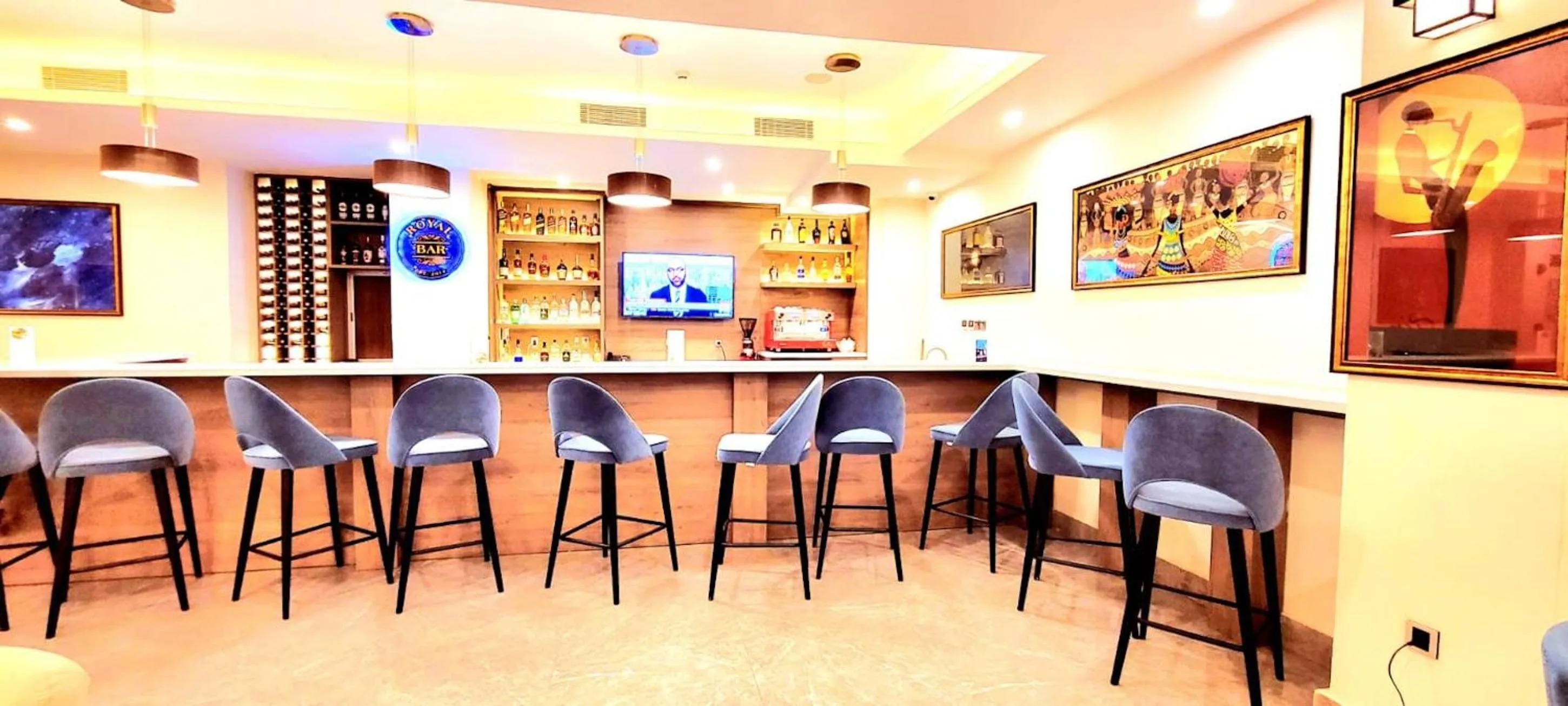 Lounge or bar in TH BonRoyal Hotel