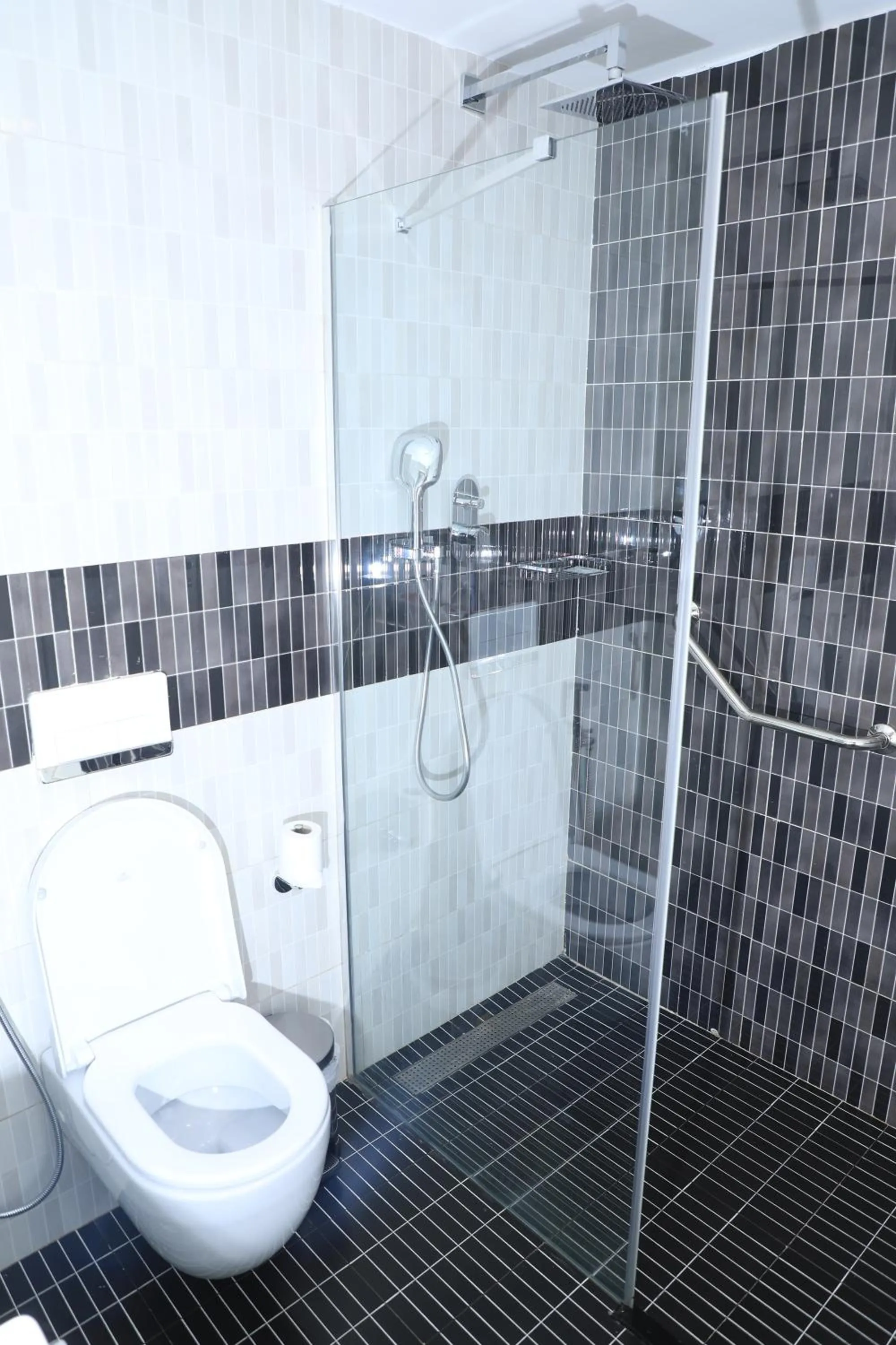 Bathroom in TH BonRoyal Hotel