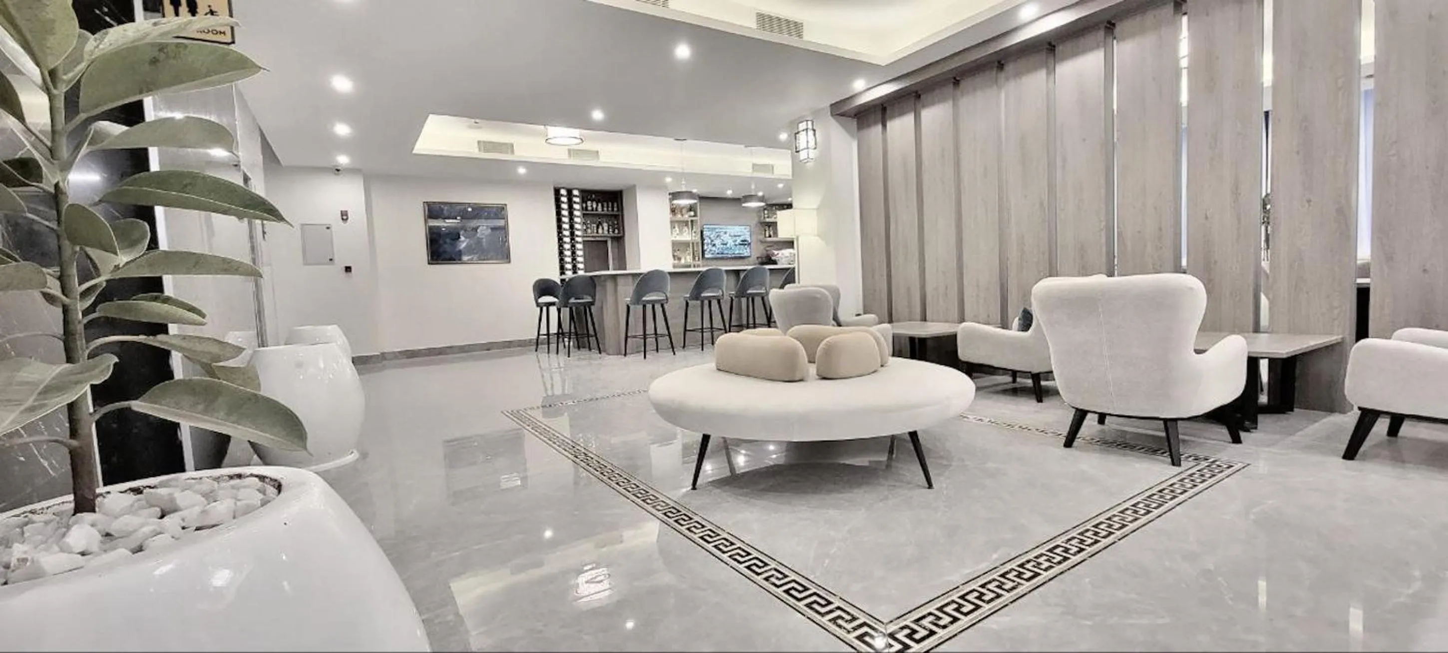 Lobby or reception in TH BonRoyal Hotel