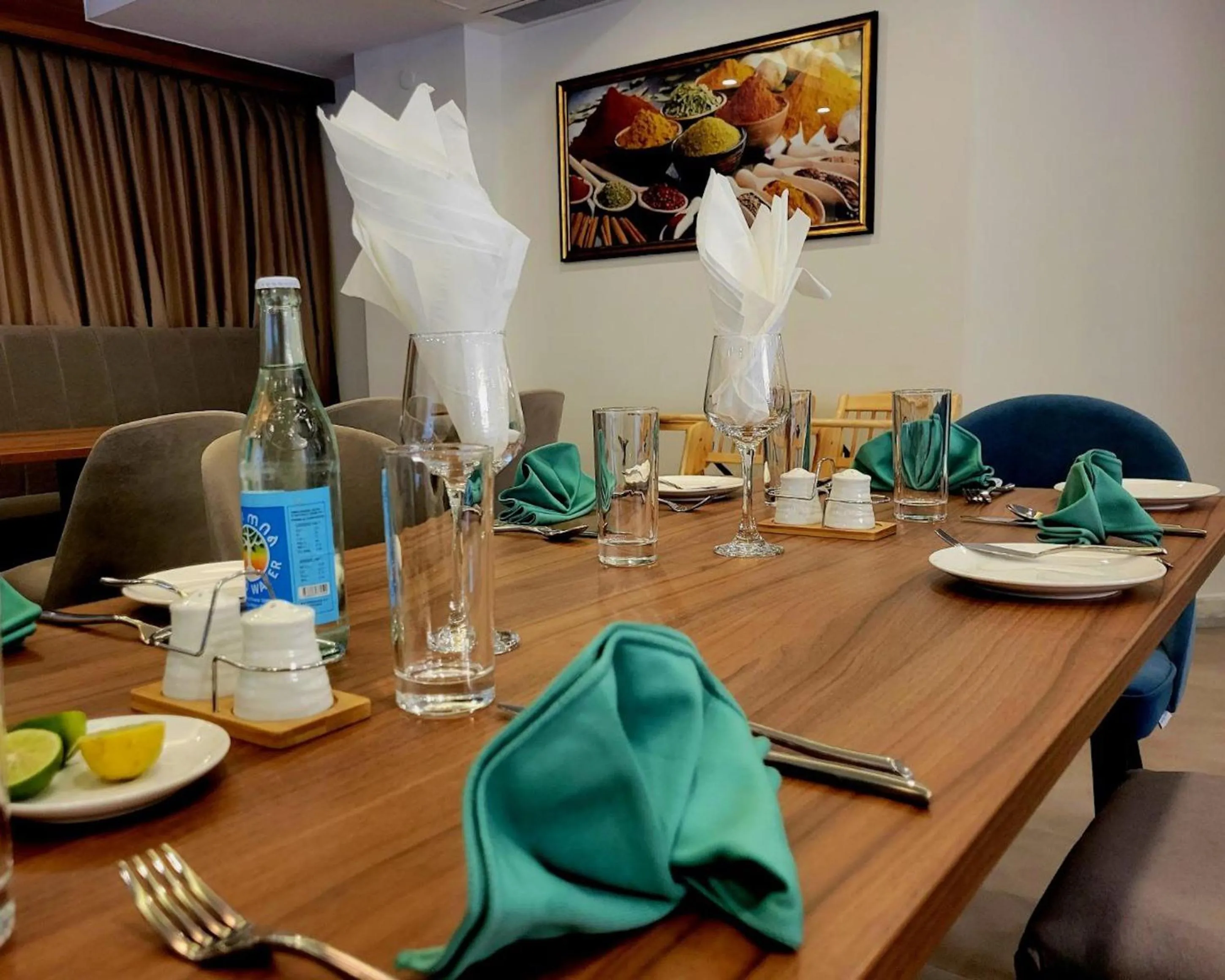 Restaurant/places to eat in TH BonRoyal Hotel