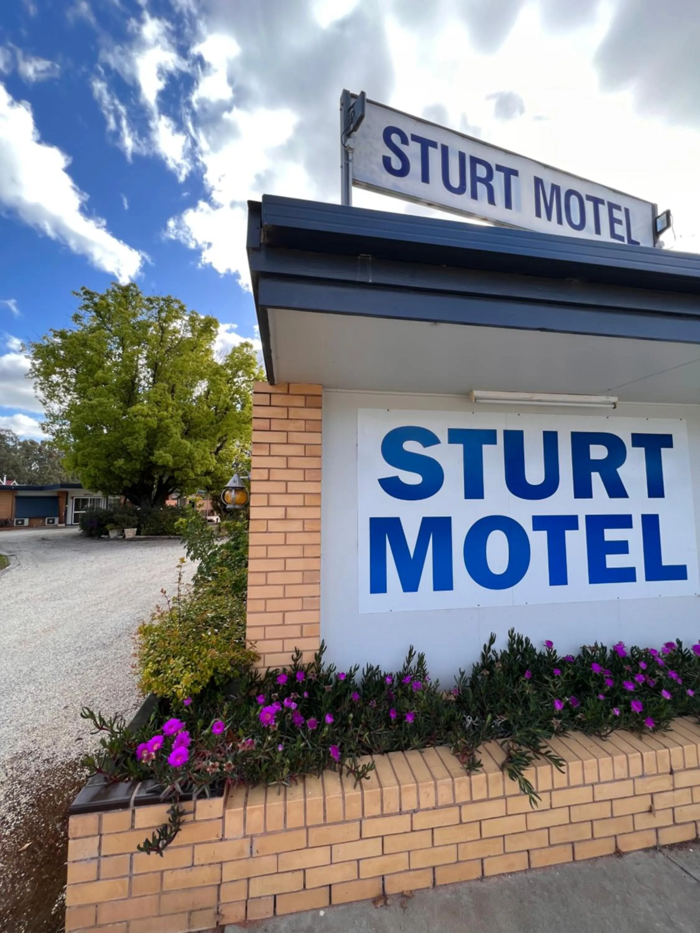 Day in Sturt Motel Balranald