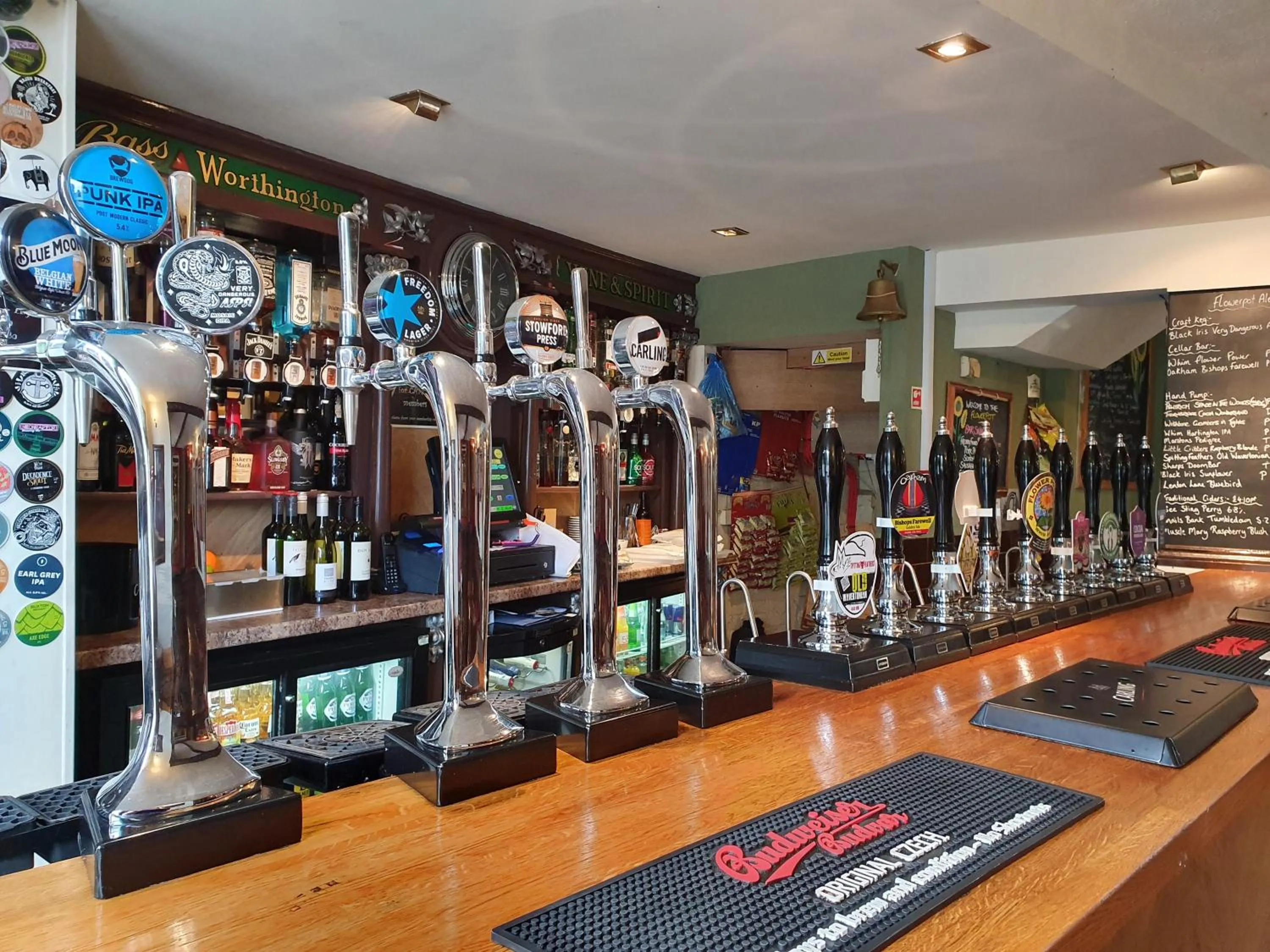 Lounge or bar in The Flowerpot