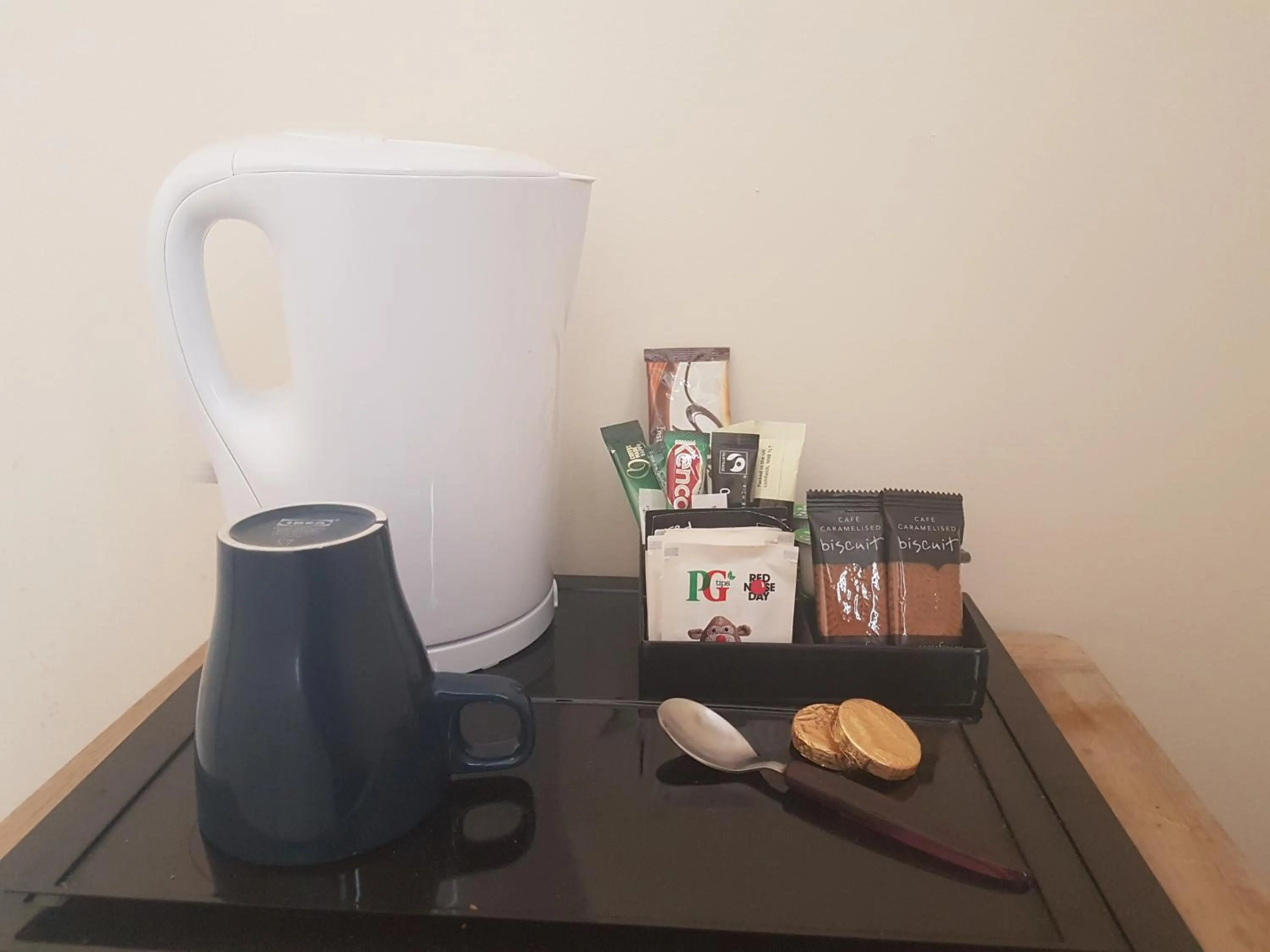 Coffee/tea facilities in The Flowerpot