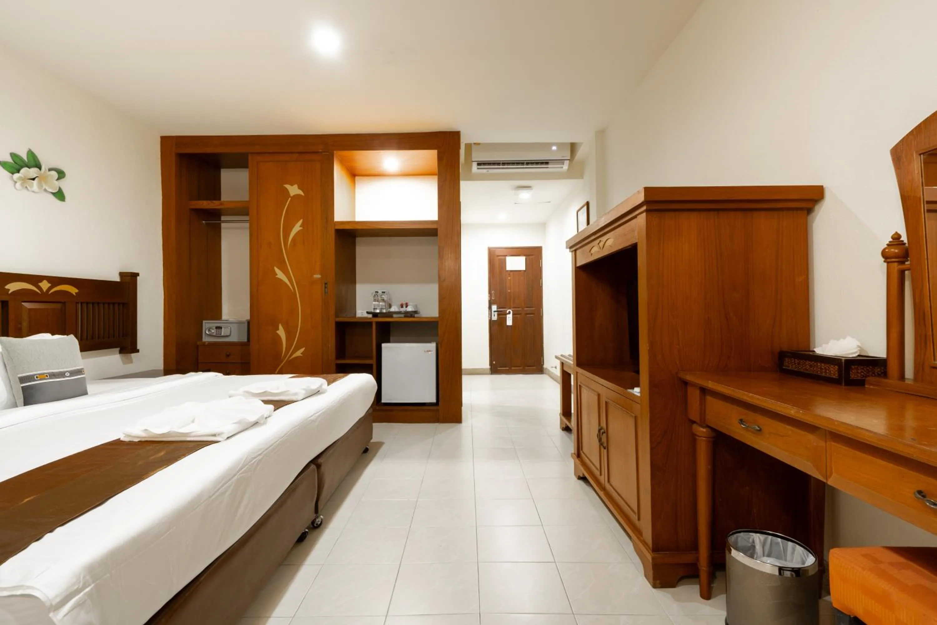 Bed in Phuket Leelavadee Hua Ting Resort