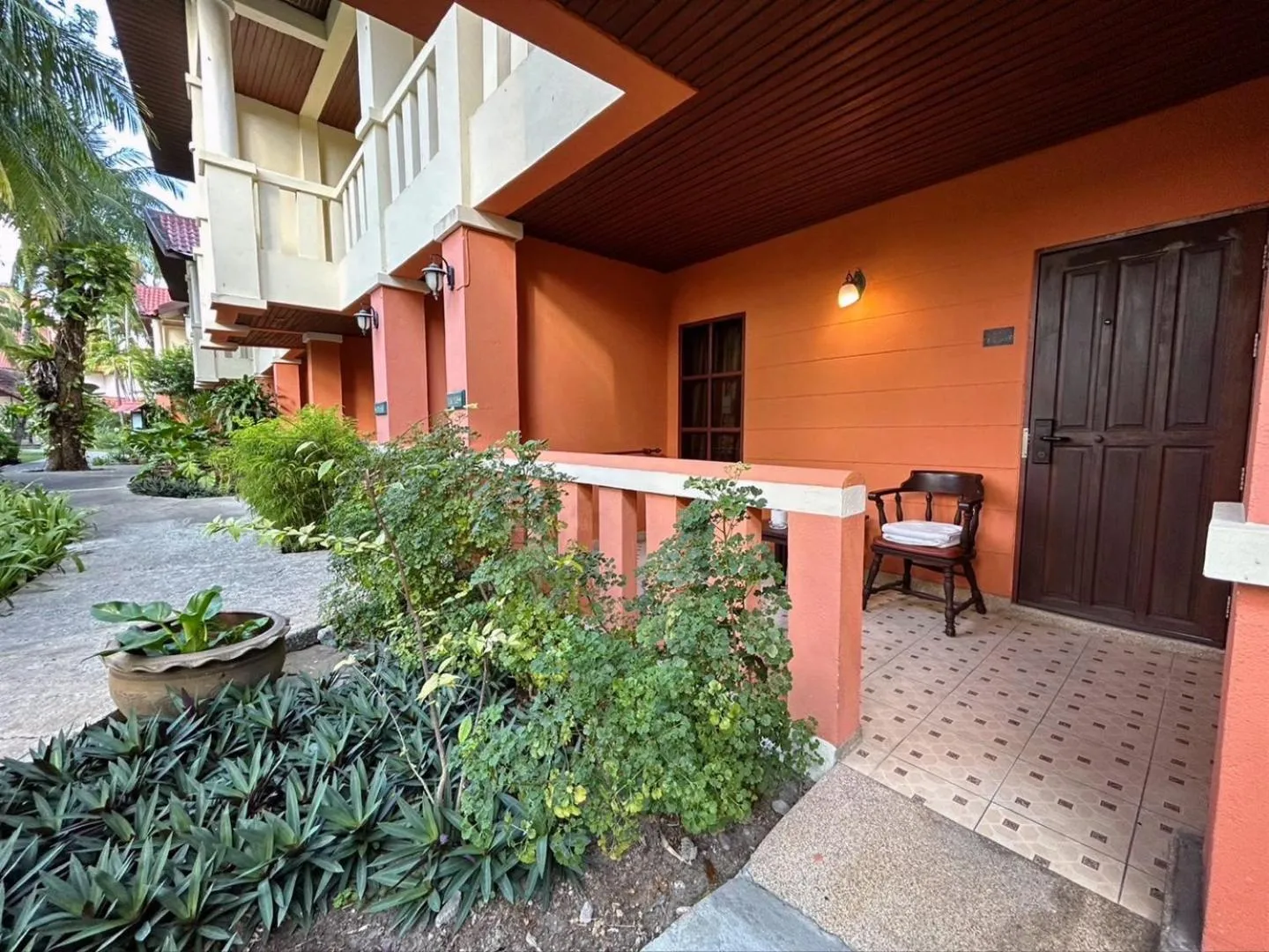 Property building in Phuket Leelavadee Hua Ting Resort