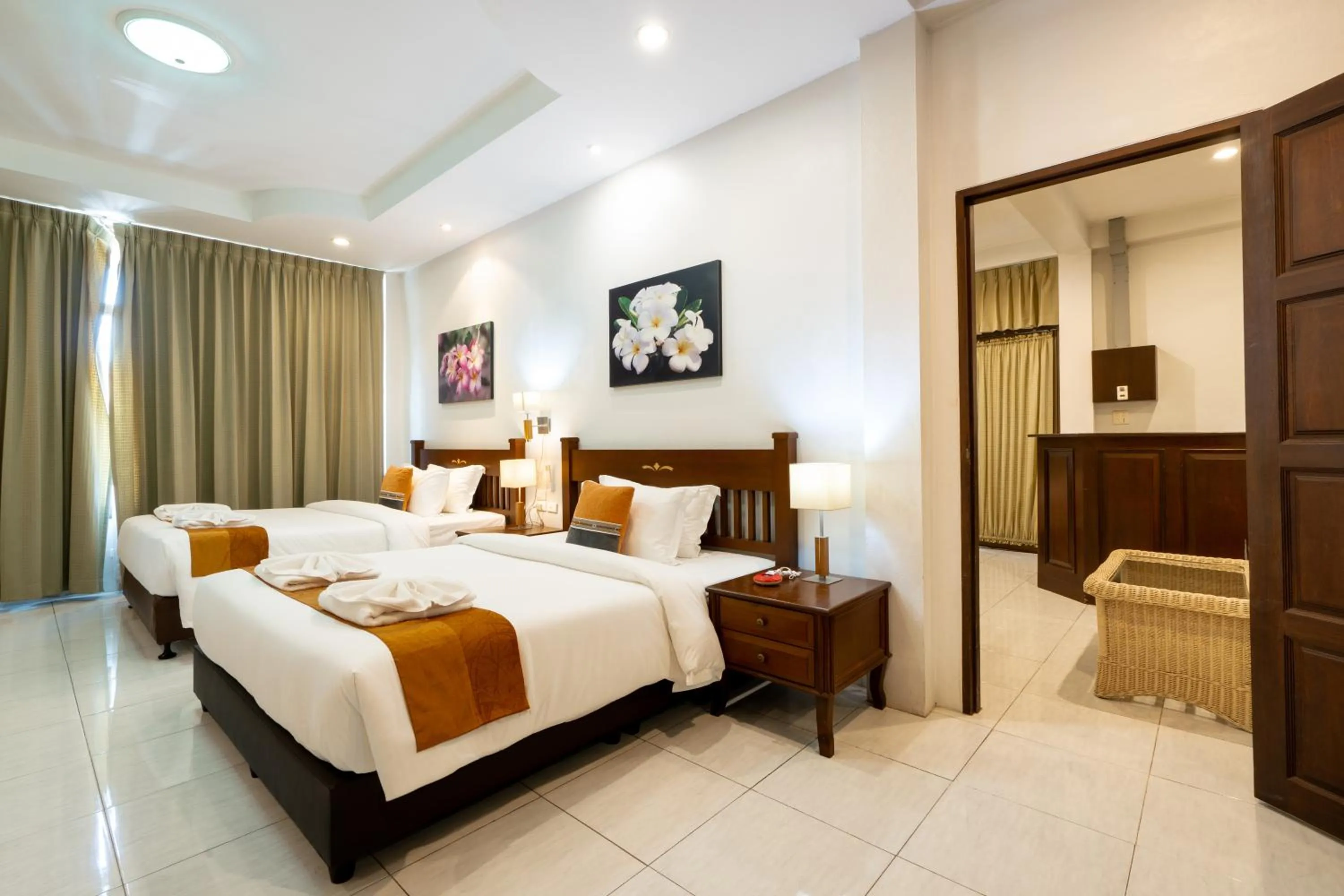 Bed in Phuket Leelavadee Hua Ting Resort