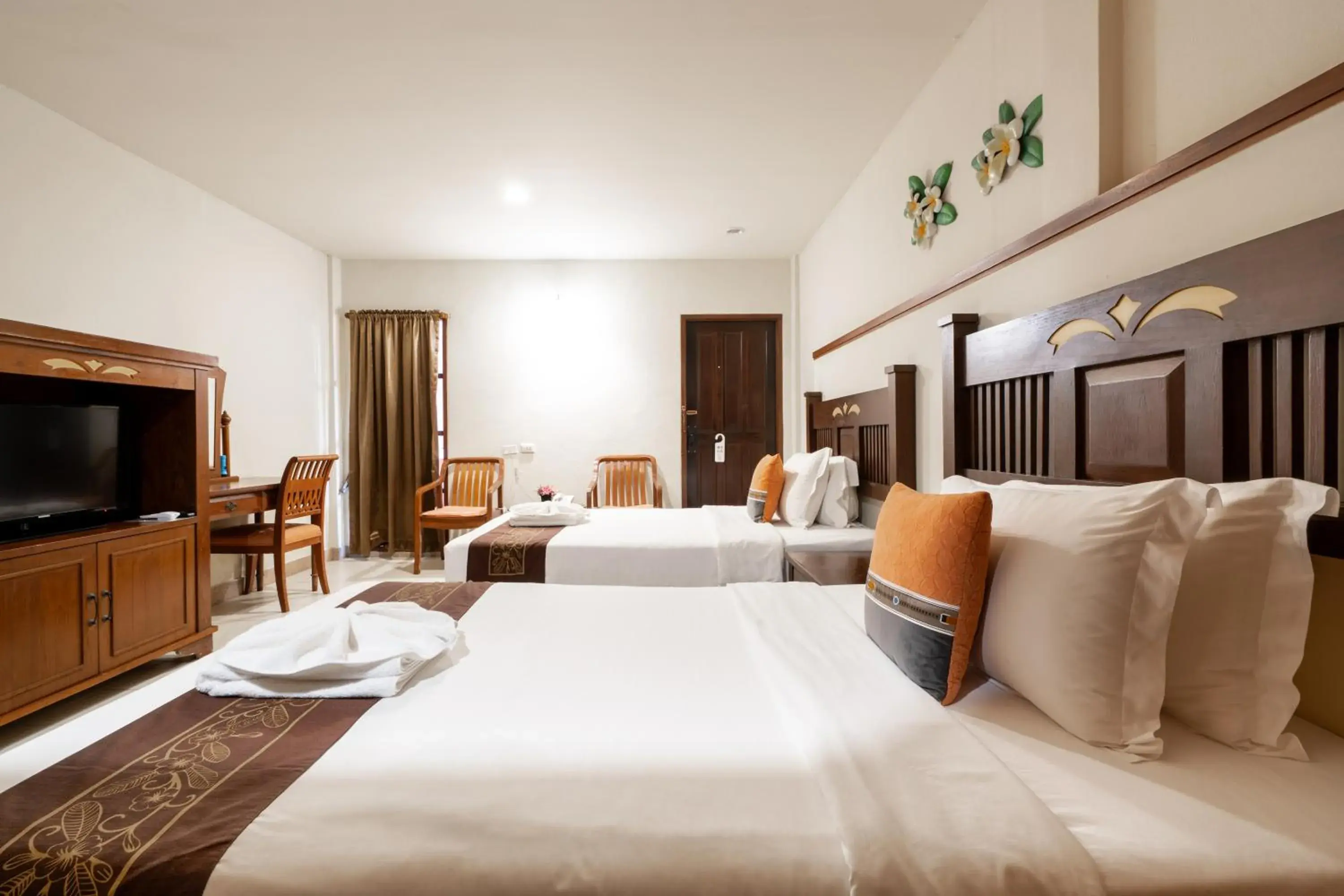 Standard Double or Twin Room with Garden View in Phuket Leelavadee Hua Ting Resort Standard Double or Twin Room with Garden View in Phuket Leelavadee Hua Ting Resort
