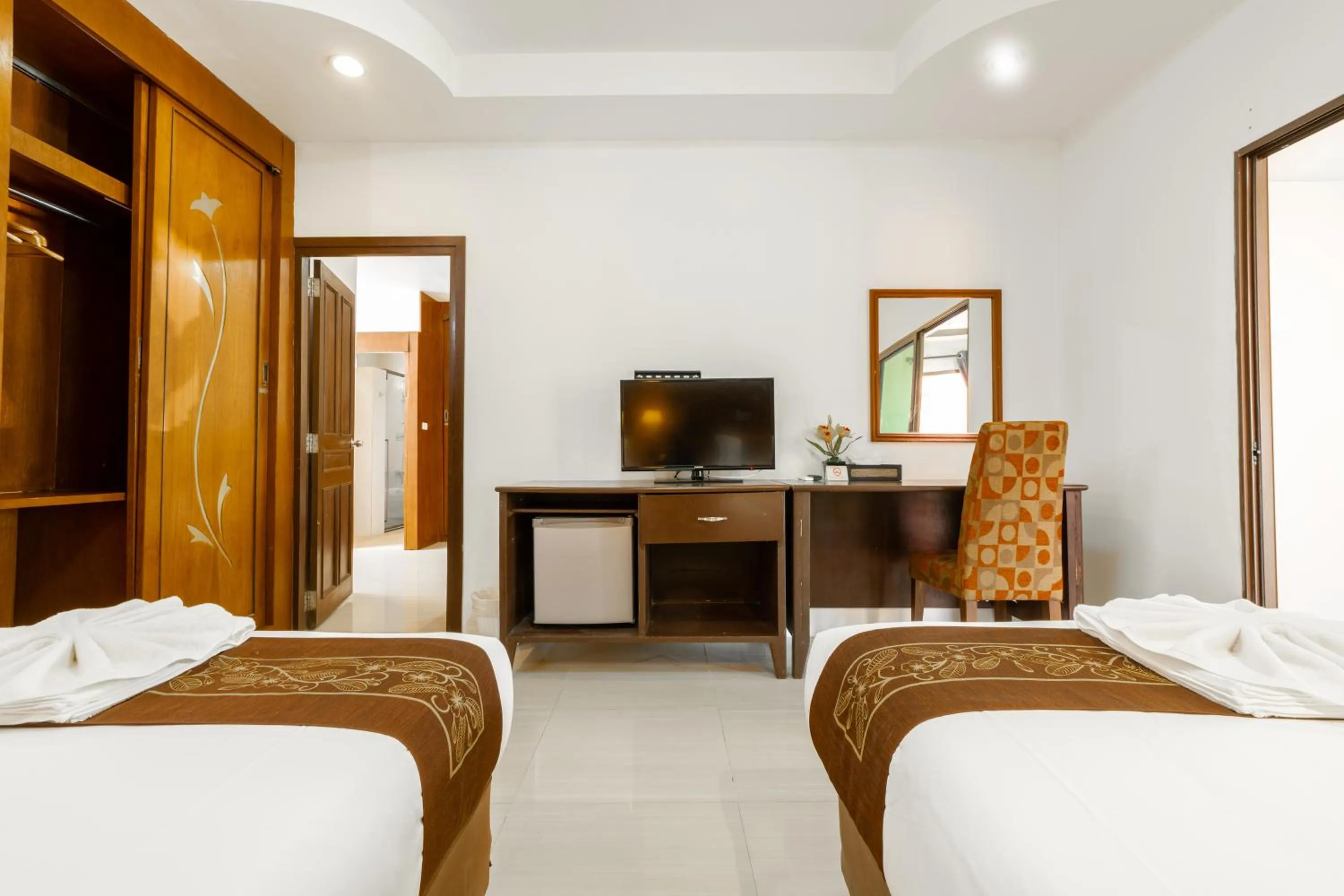 Bed in Phuket Leelavadee Hua Ting Resort