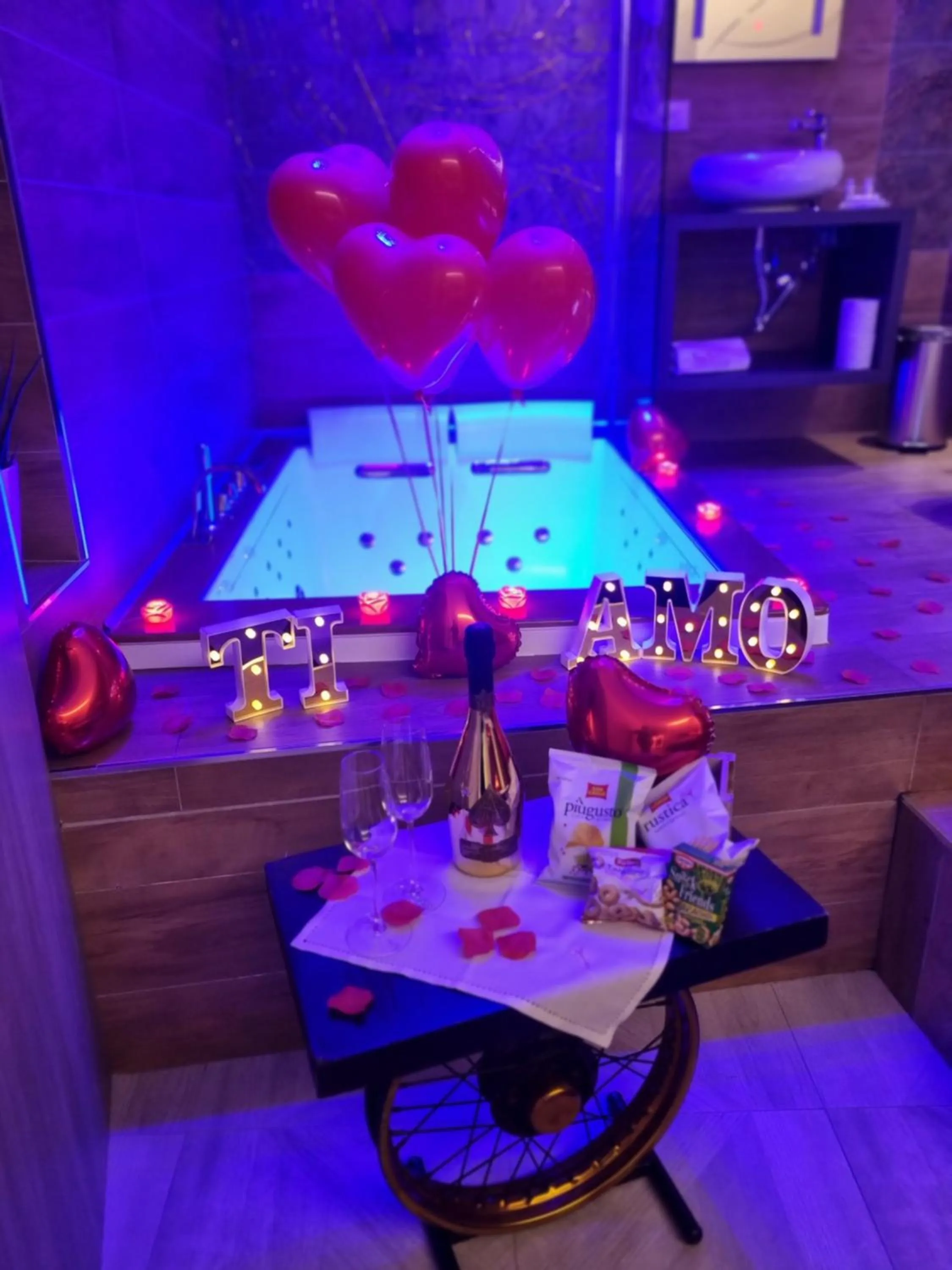 Twin Towers Naples Luxury