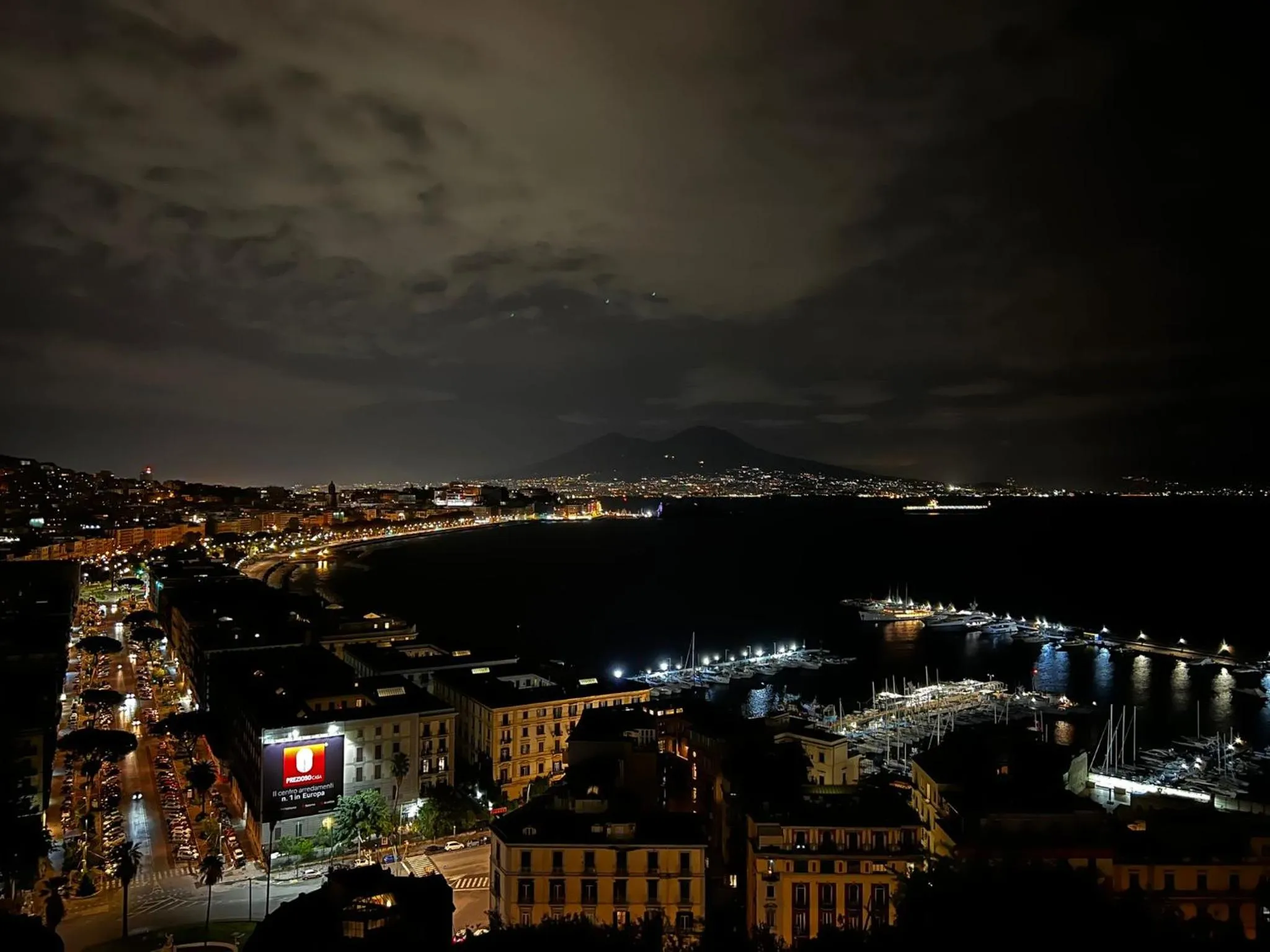 Twin Towers Naples Luxury