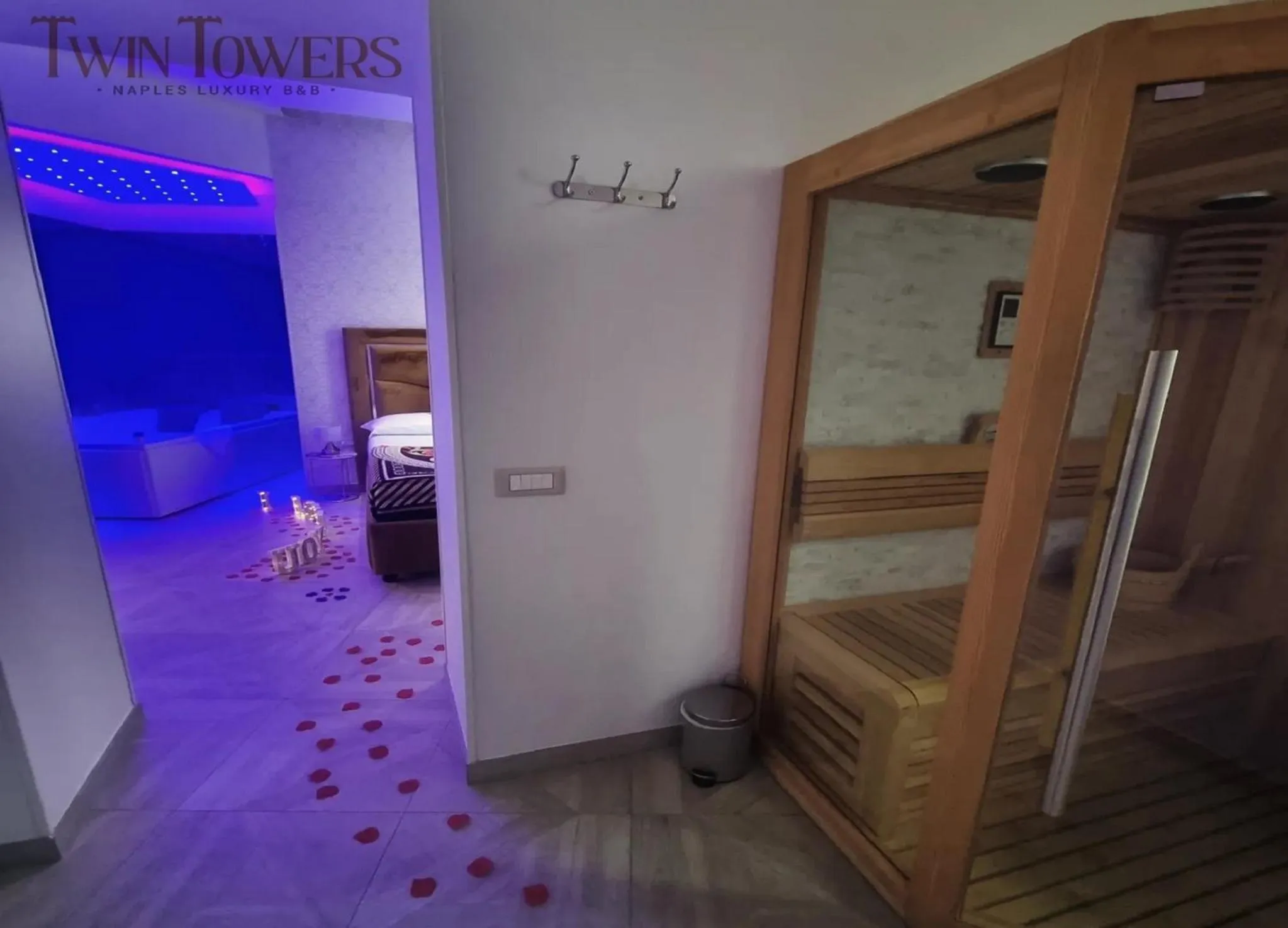 Bed in Twin Towers Naples Luxury