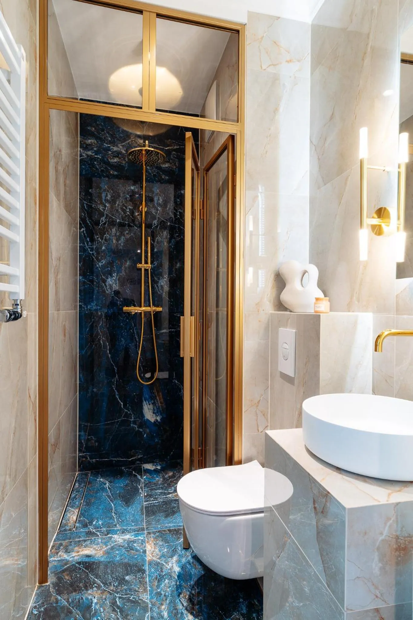 Shower in Warsaw Story - LoftAffair Collection