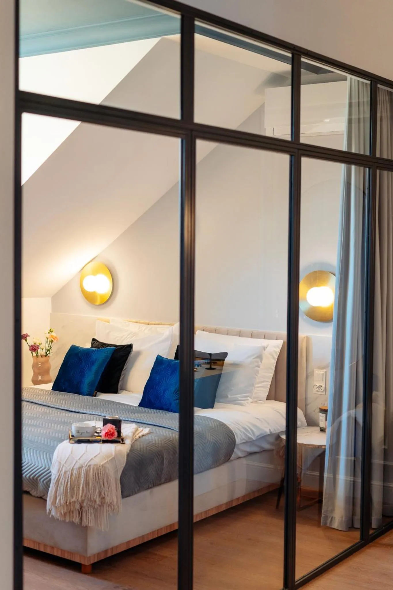 Bed in Warsaw Story - LoftAffair Collection